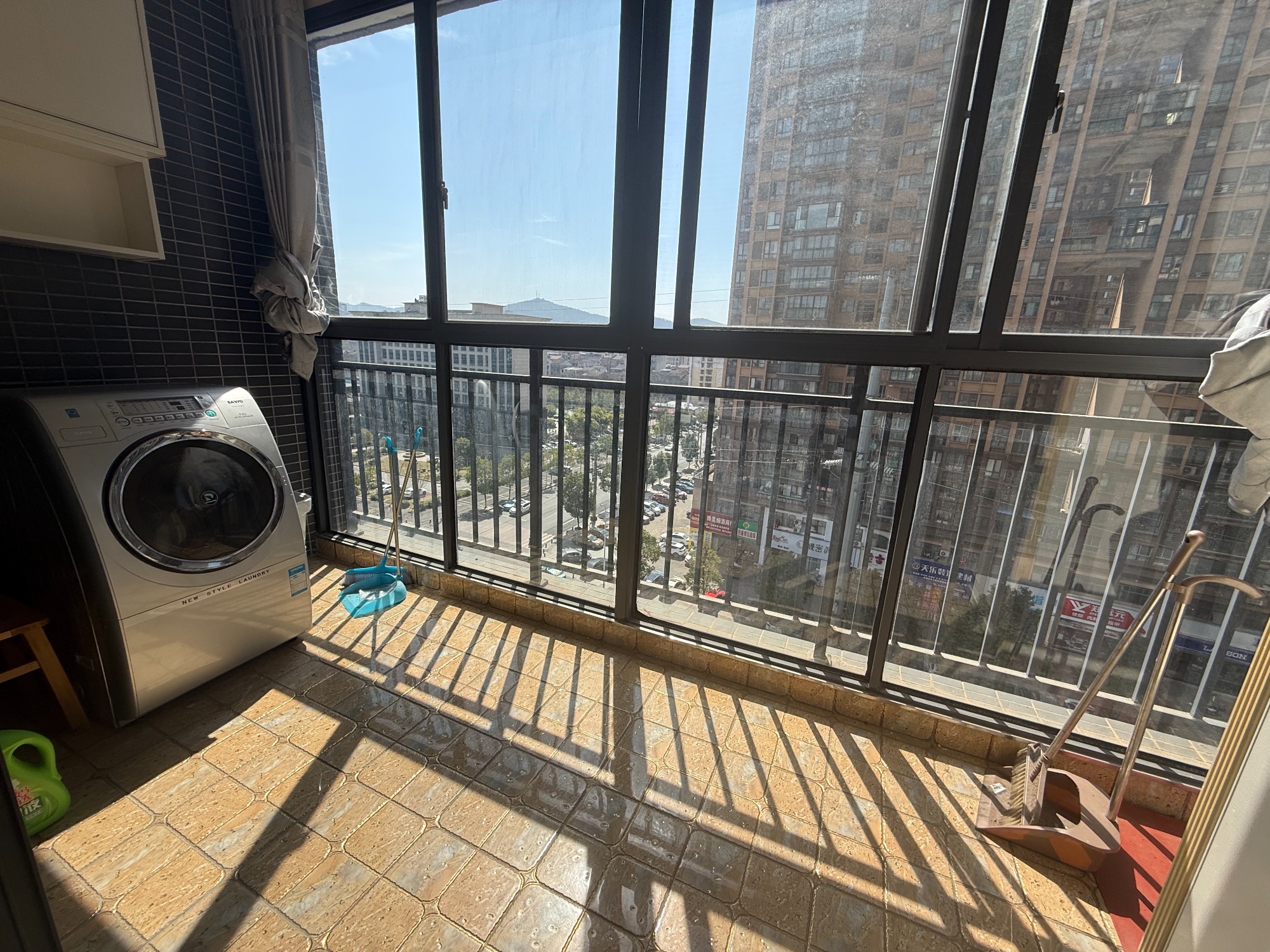 雍景新城·三房两厅·户型方正·周边配套齐全·密码看房：53万