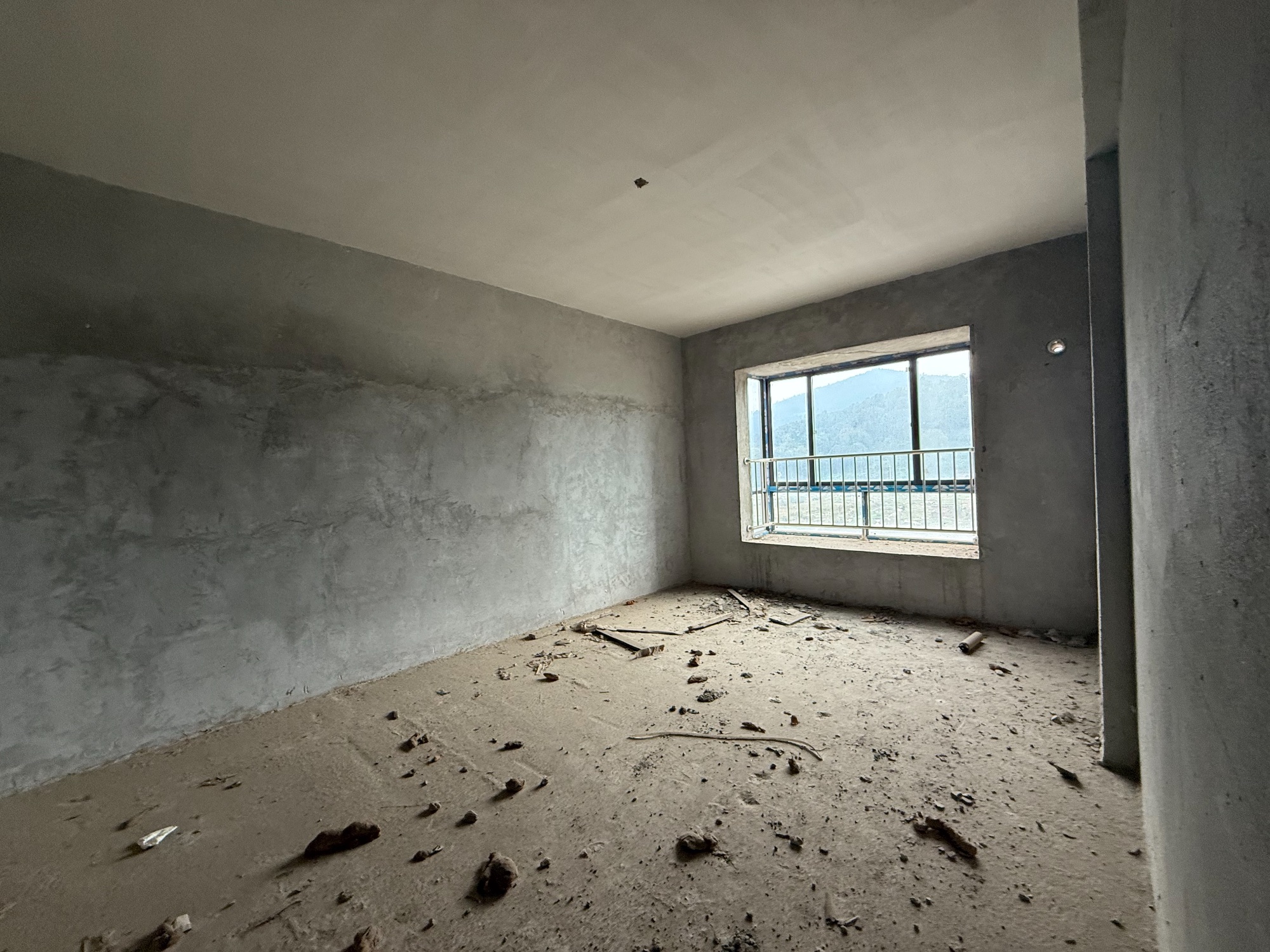 赤壁印象·三号公馆·124平全新毛坯40万·新证