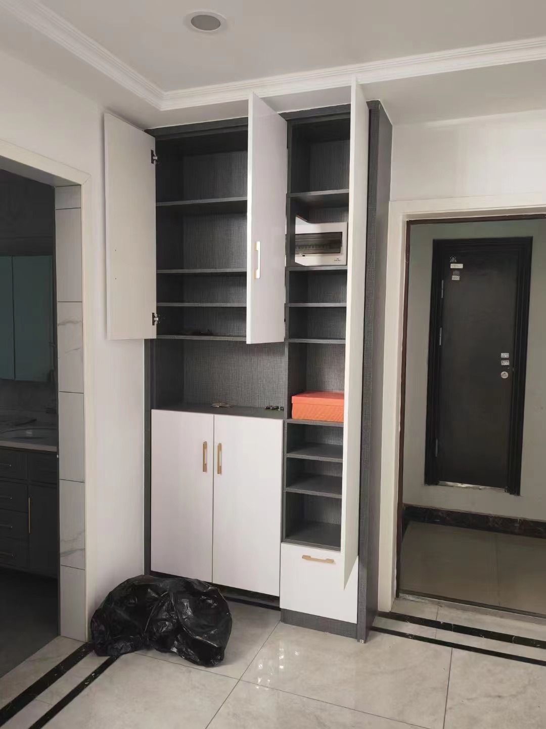 同城上都3室2厅2卫3平电梯房配套齐全2000/月