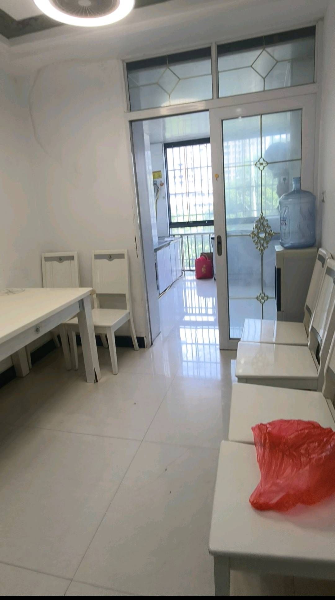 郡都小区一期·116平米·三室两厅一卫·当毛坯房卖33.8万