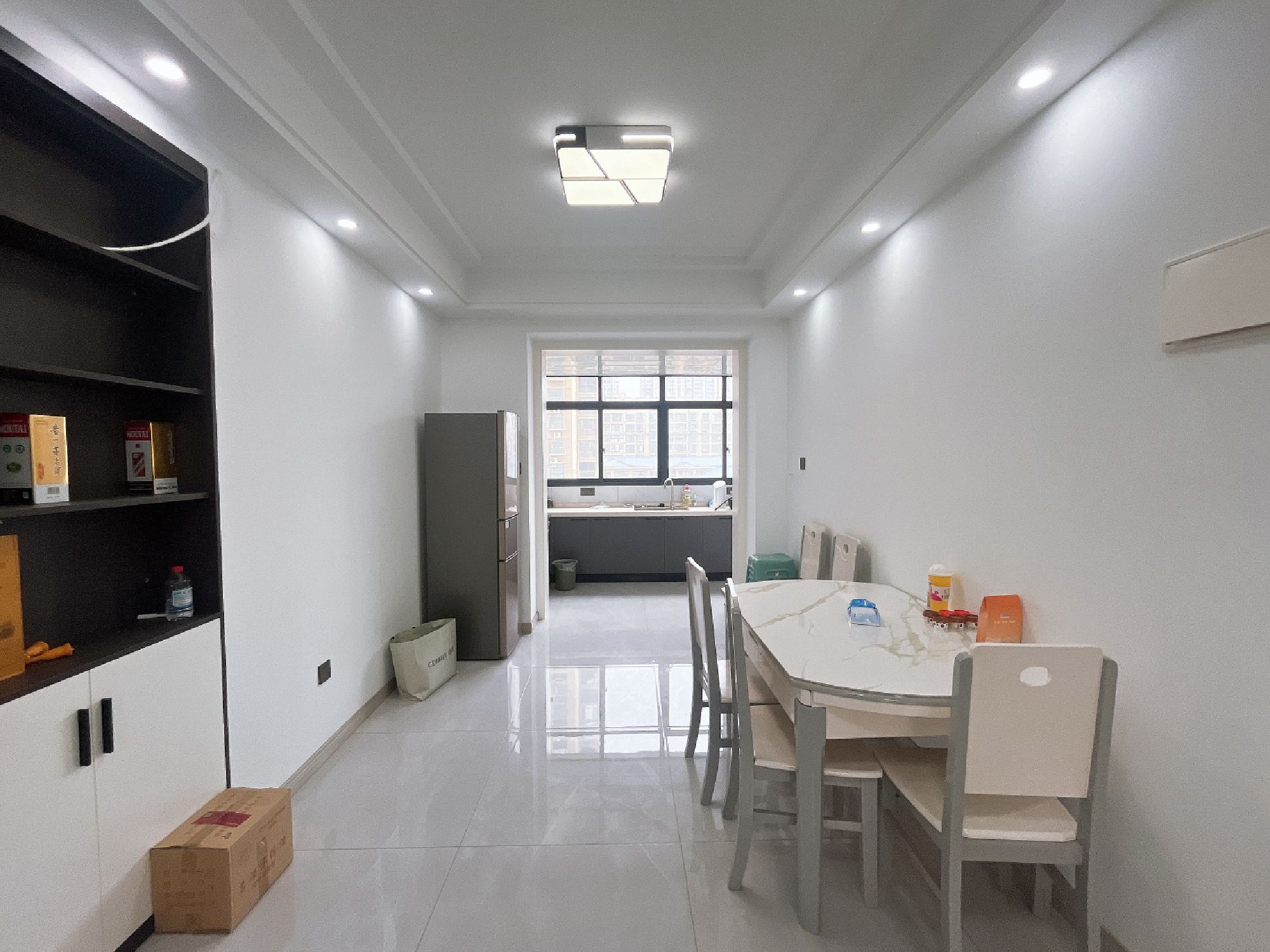 鹏城清华府·精装修3室2厅2卫·干净整洁·拎包入住2000/月