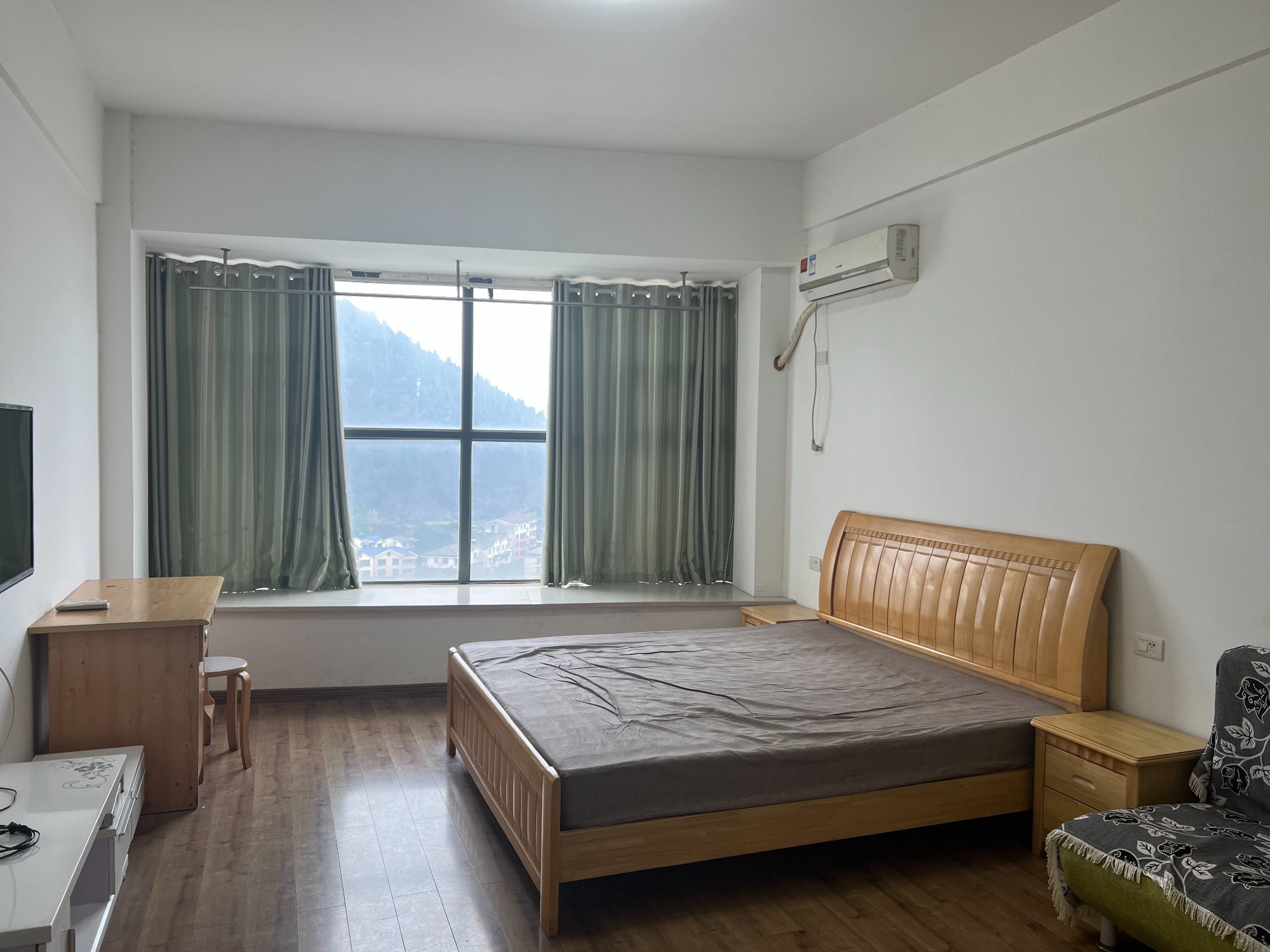 永邦欧州城·大一室朝南公寓·出租1000/月·钥匙看房