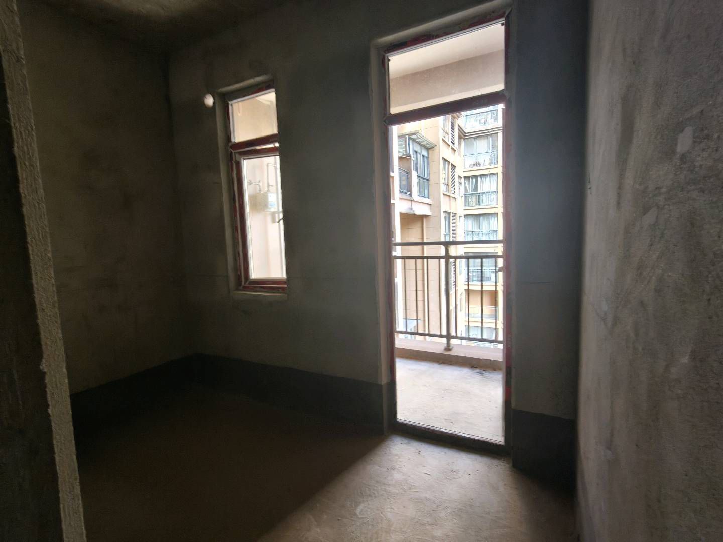 丰业盛世·一期两室两厅·好户型·诚意出售35万