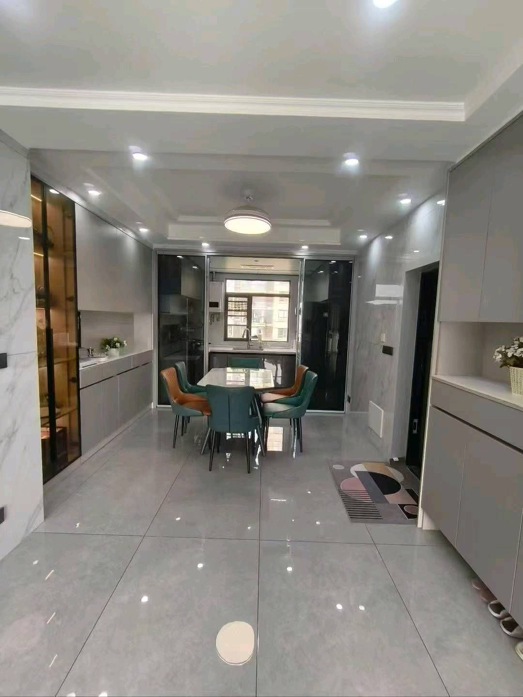 高铁片区·同城上都·三室两厅全新装修·户型好·诚意出售：66万