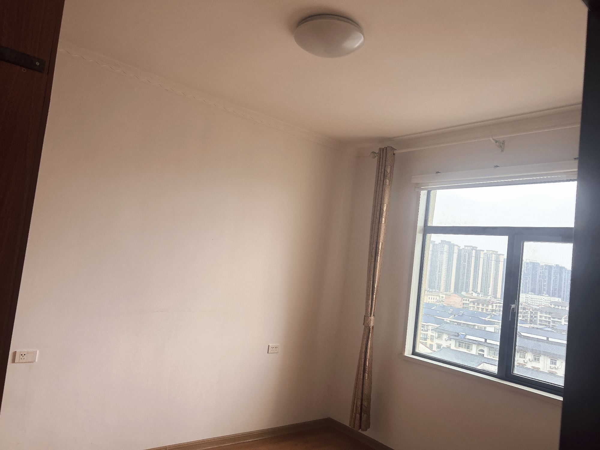 沁园小区·一室一厅·陪读住家手先·证件齐全价格23万