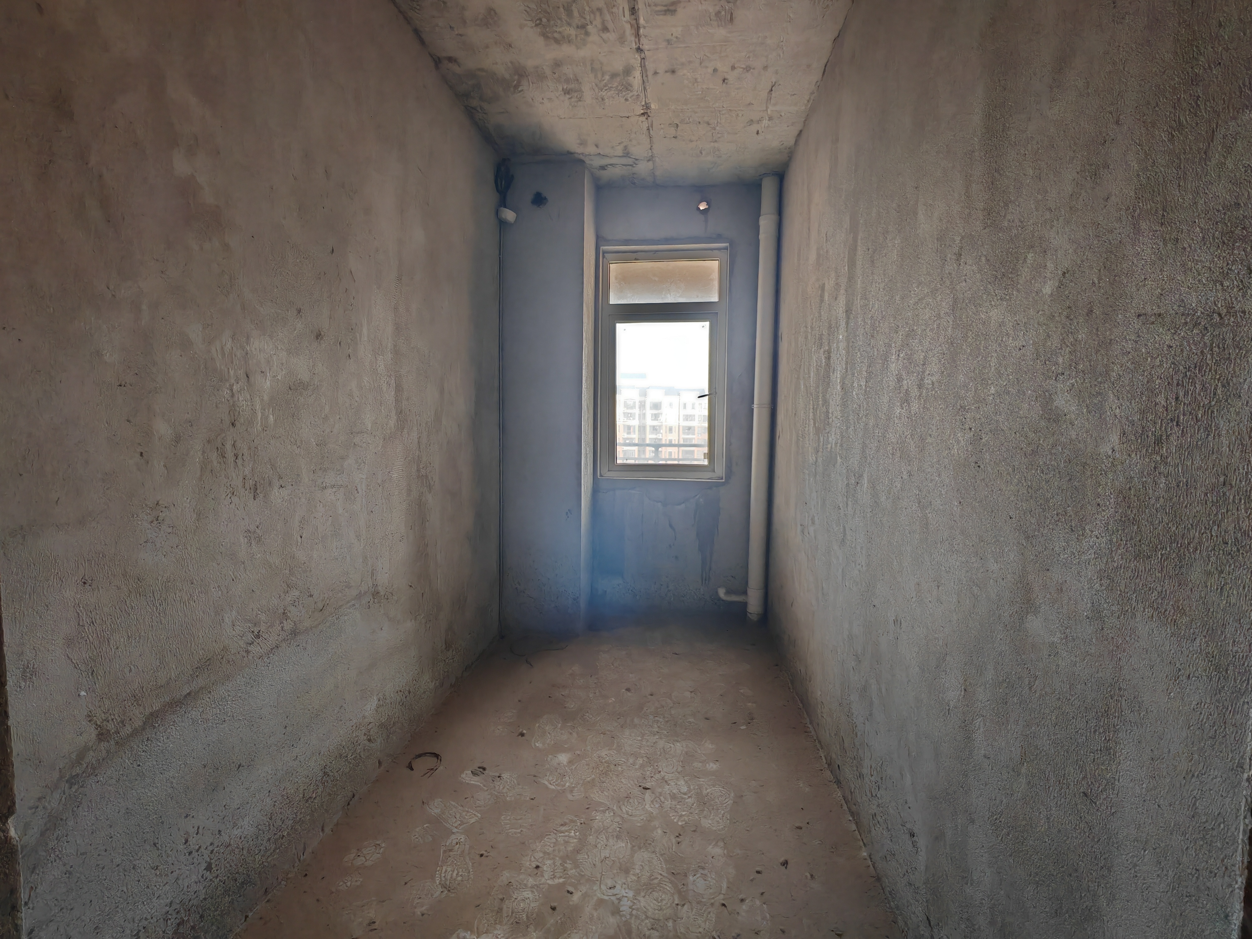 捡漏啦，塞纳河畔3345一平，三室两厅两卫，业主诚意出售