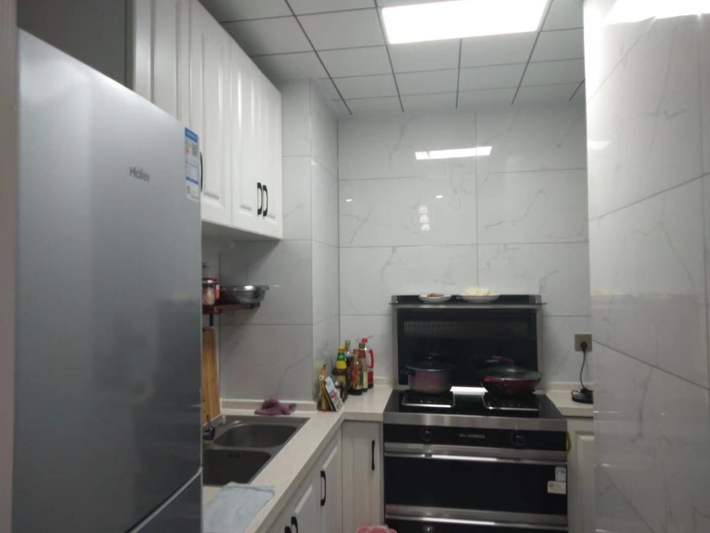 众城国际··两室两厅·精装修·可以拎包入住1500/月