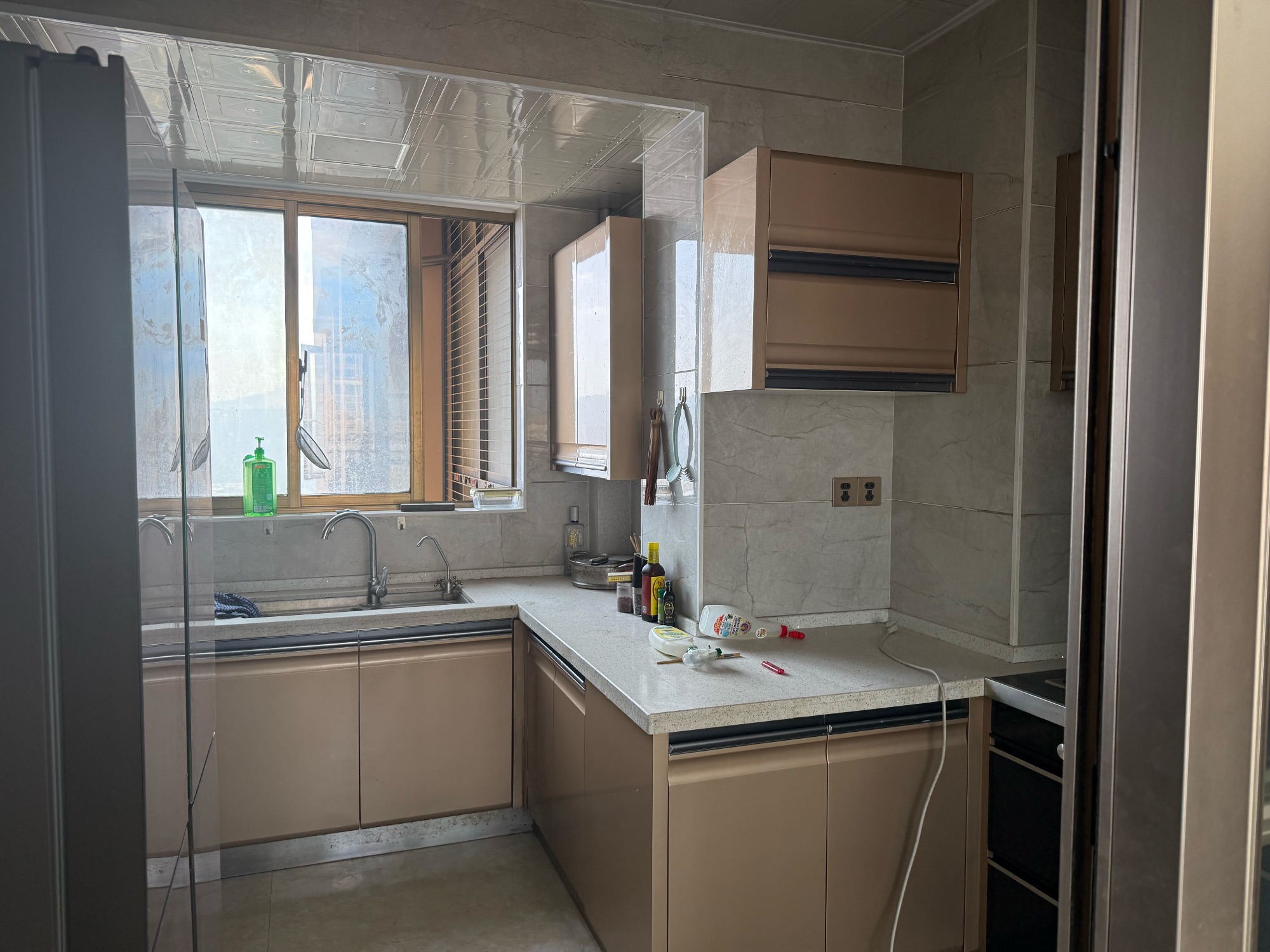 丰业盛世·四室两厅·精装修·好地段·出租2200/月