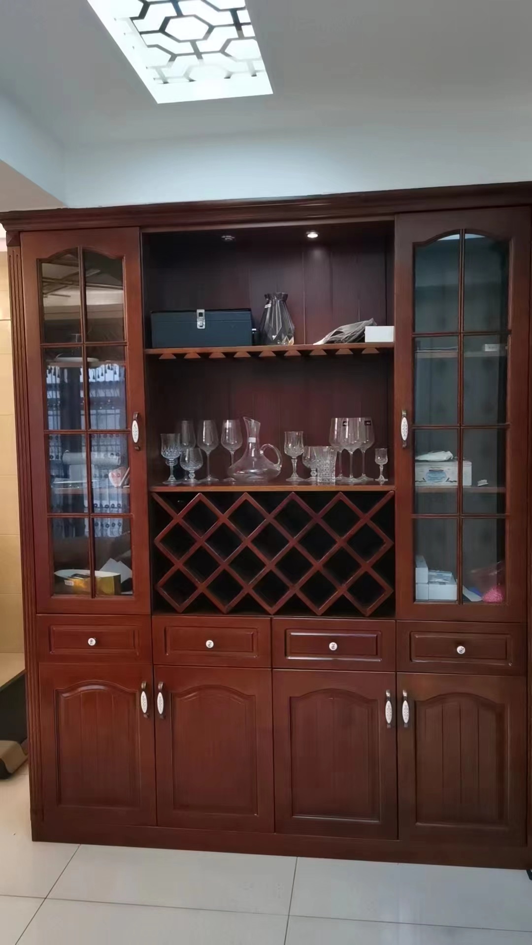 润园·3室2厅·136平方·电梯房中层·带家电家私50万