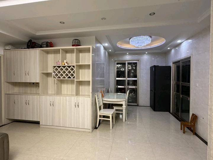 丰业盛世·精装修电梯房·温馨干净整洁三居室·出租1600/月