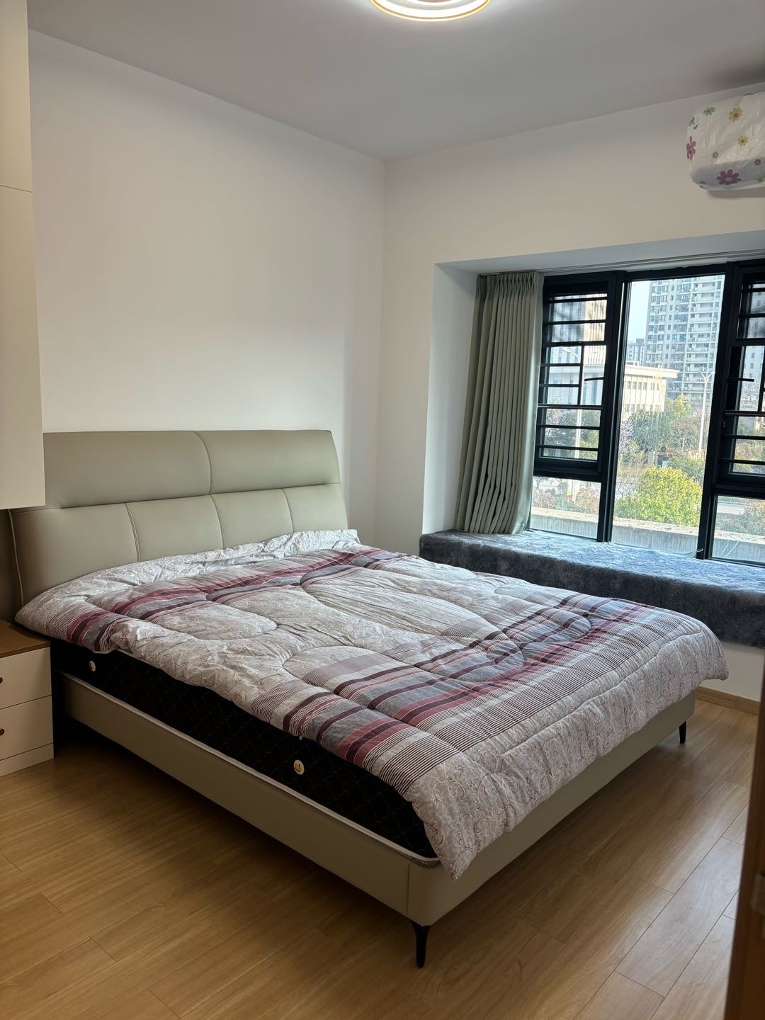 敏捷上城·精装修三室两厅·拎包入住1800/月