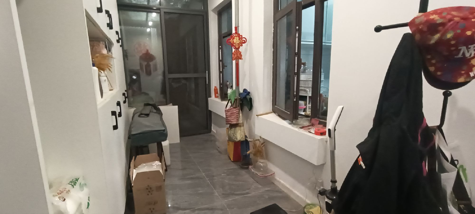 近水楼台·三室两厅·112平方·全新装修新房·拎包入住·证件齐全售：51万