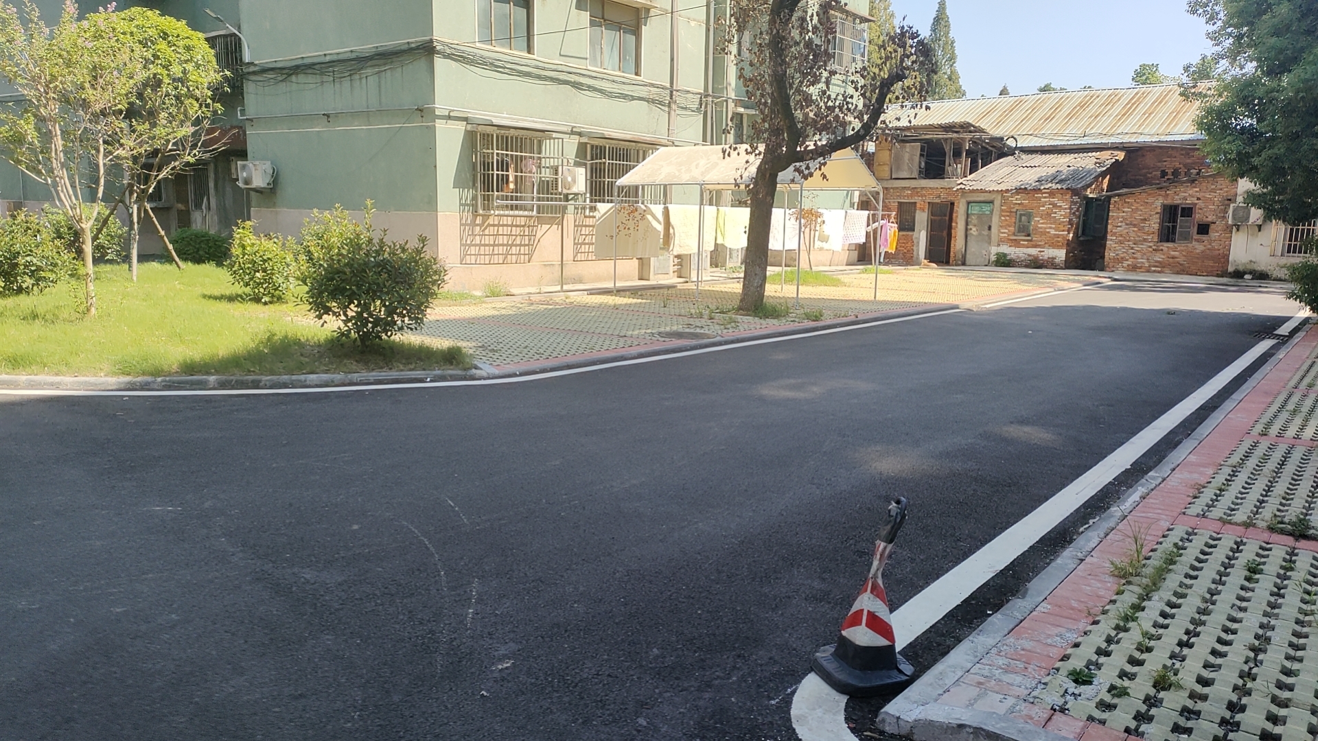 车埠高中附近电梯房，两室，15.5万，中间好楼层，证件齐全，看房方便，看房电话18307150819