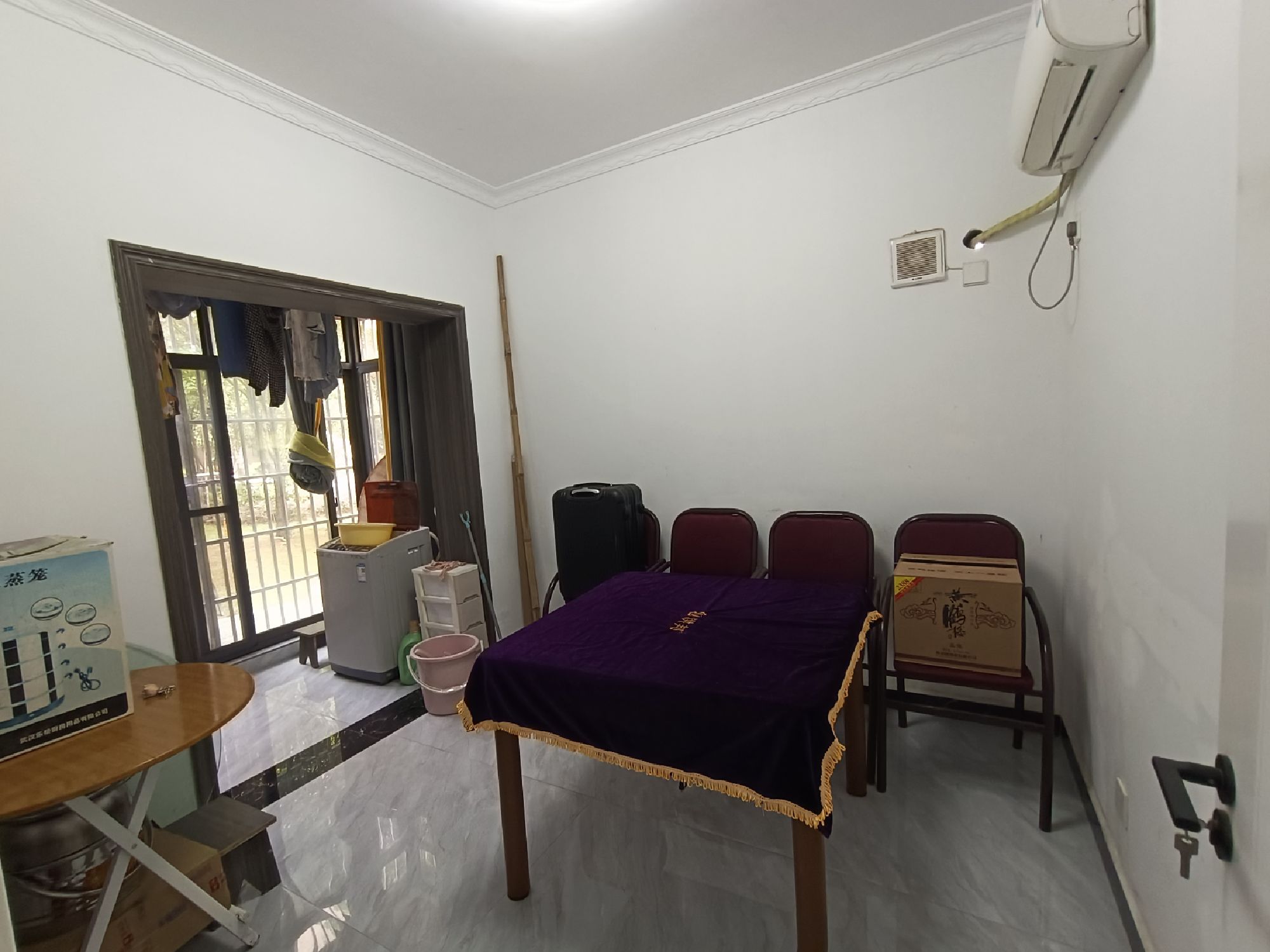 新岭地·好房出租·精装修·干净整洁三居室·出租1500/月