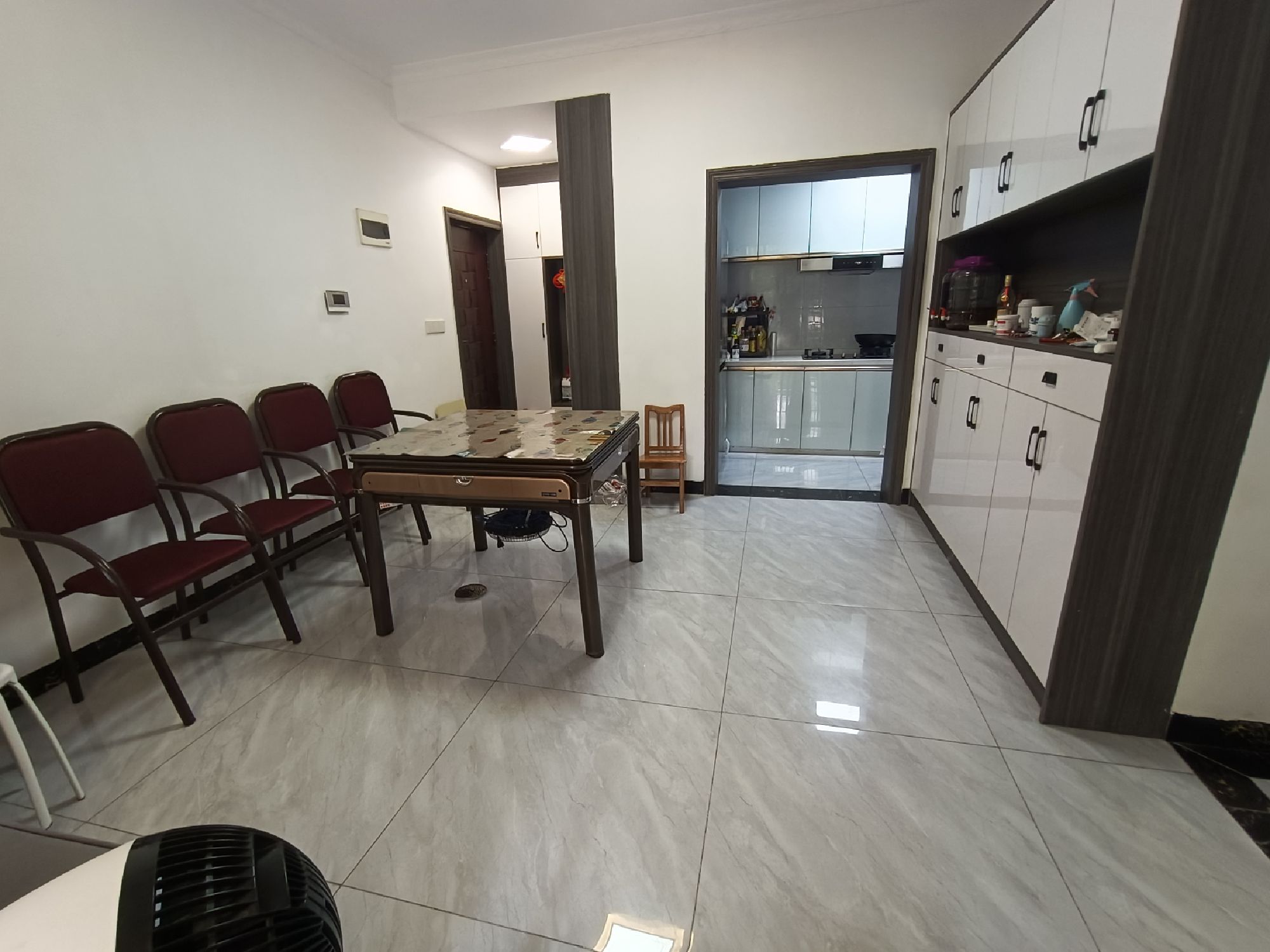 新岭地·好房出租·精装修·干净整洁三居室·出租1500/月