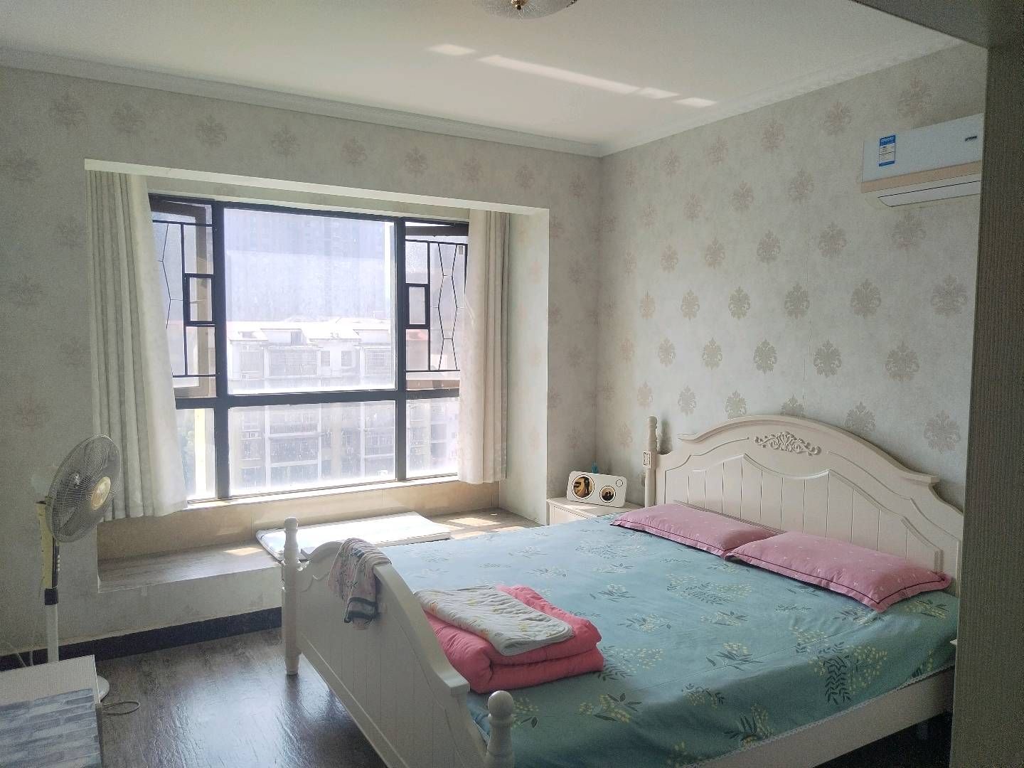 沙子岭·华景中央公园·温馨两室·拎包入住·报价：39万