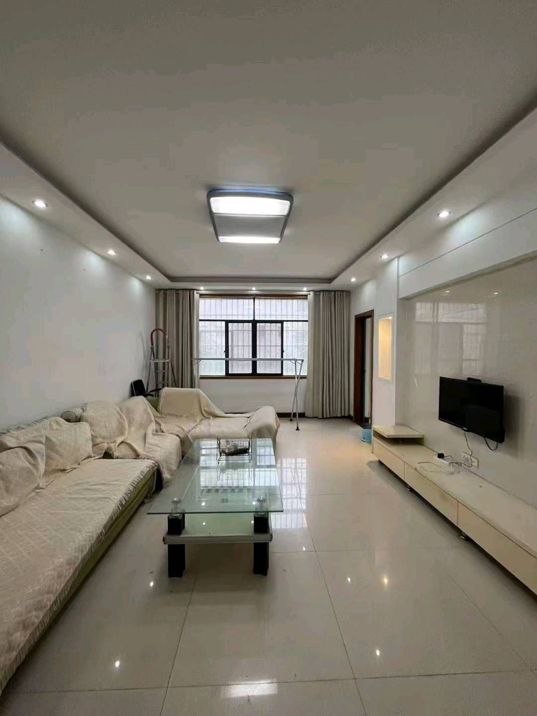 永邦欧洲城·步梯2楼·精装修好户型·房东降价39.8万