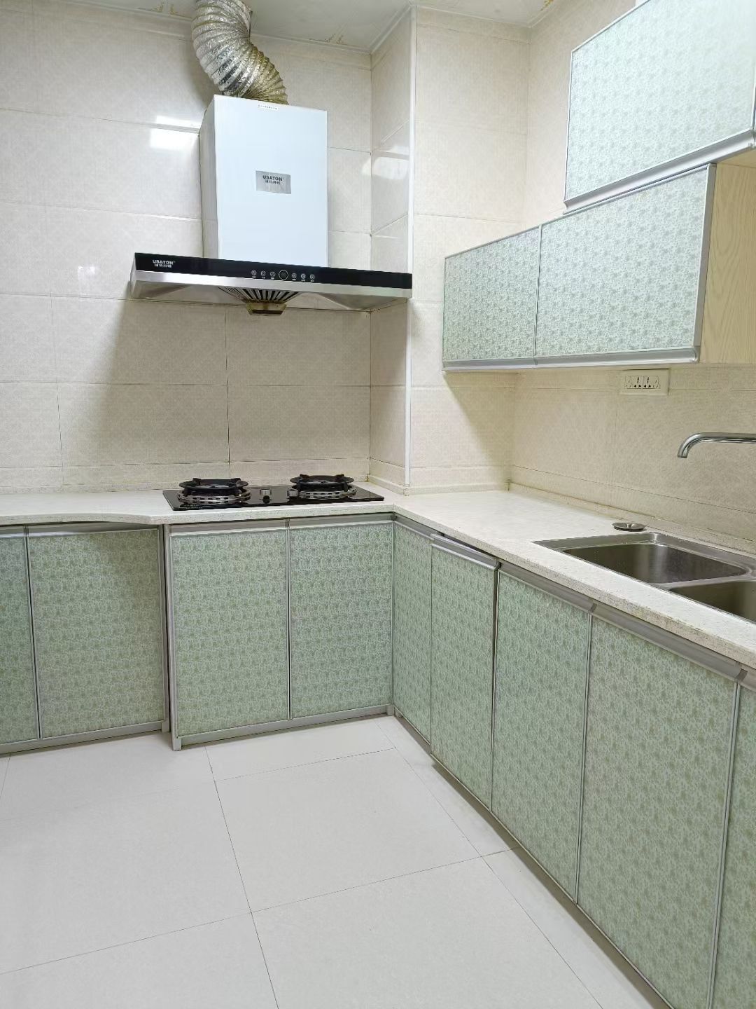 众城国际2+1户型·精装修出租1300/月