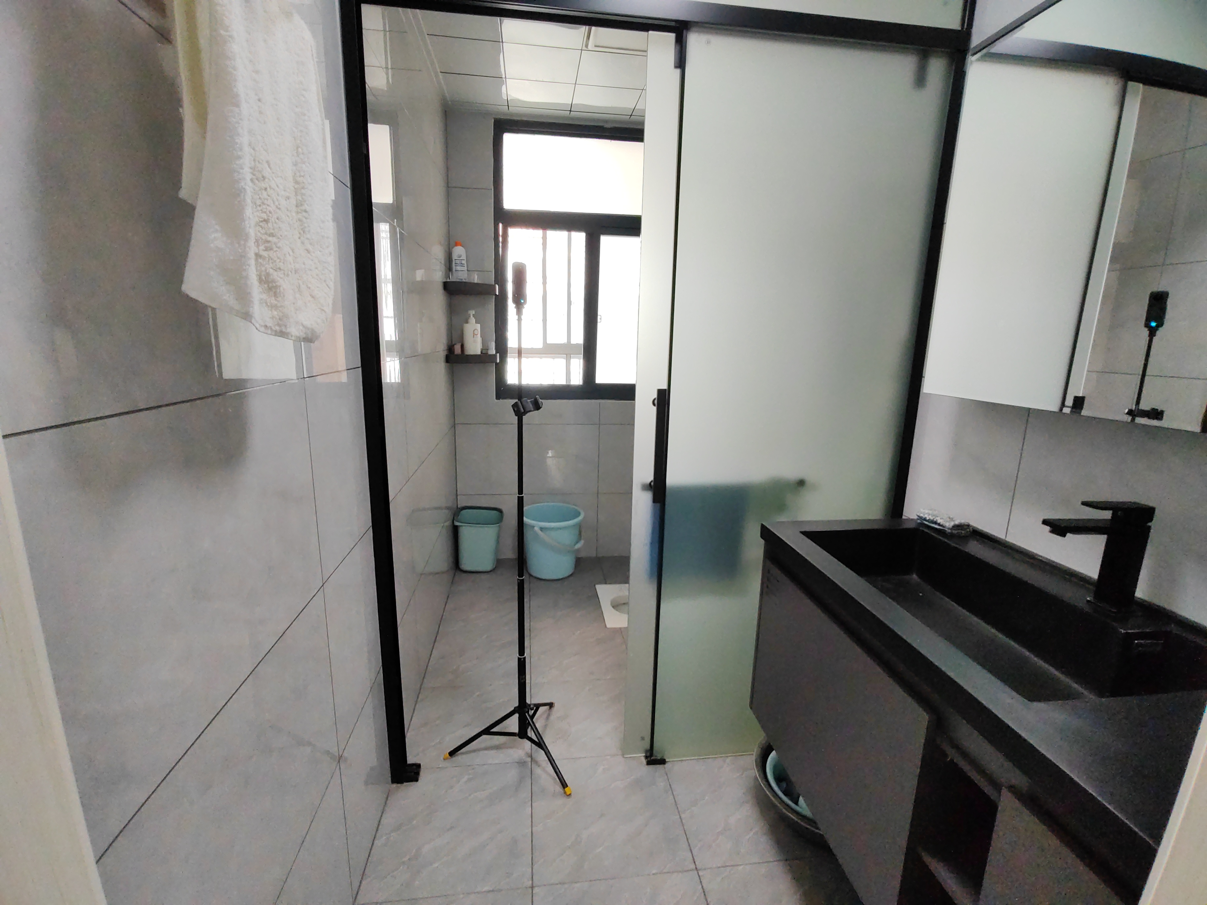 东亭花园一小一中，130平3➕1房，业主报价35万，看中可谈，看房电话18307150819