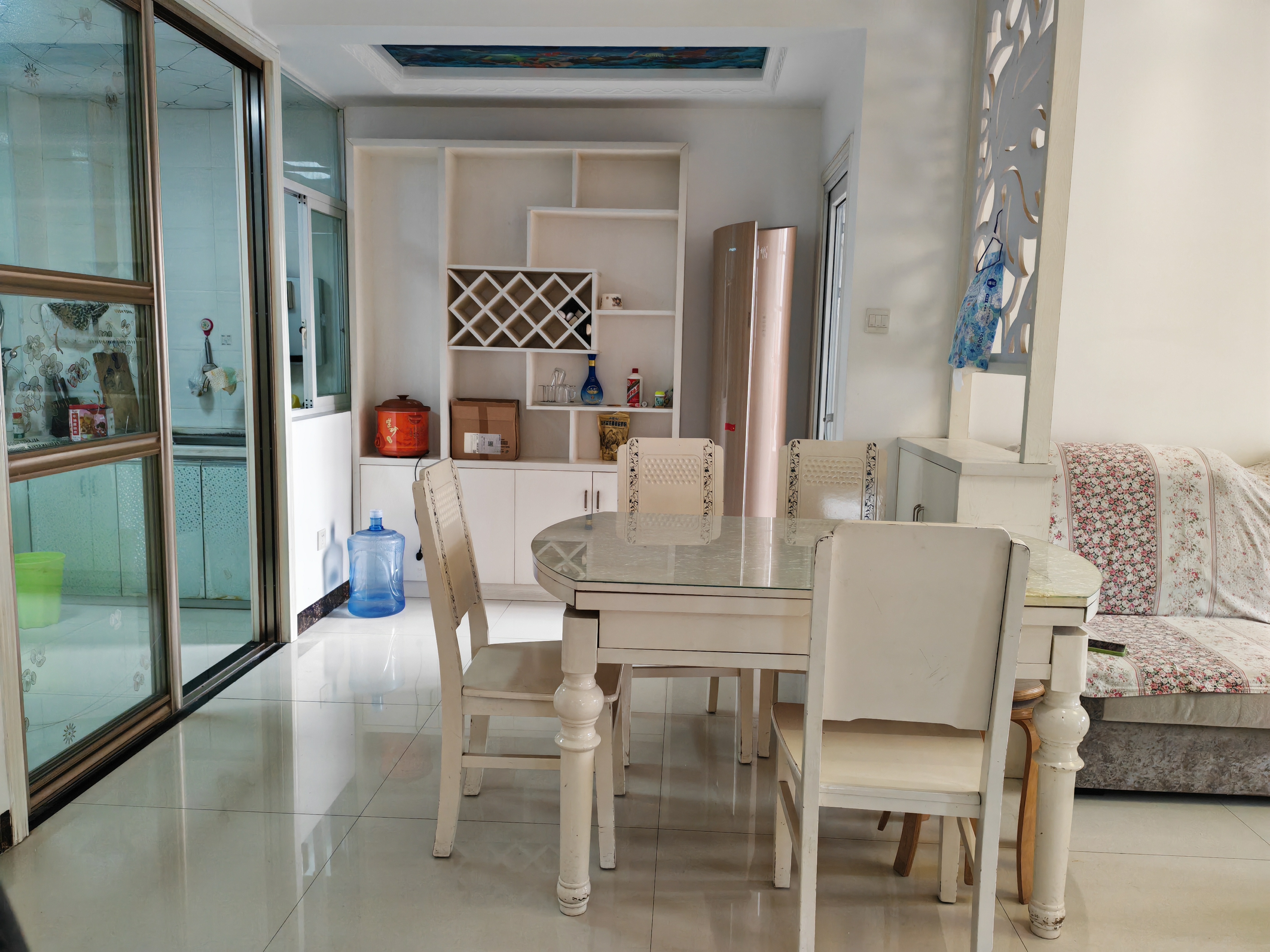 塞纳河畔1700包物业3室2厅配套齐全精装修电梯房，看房电话18307150819