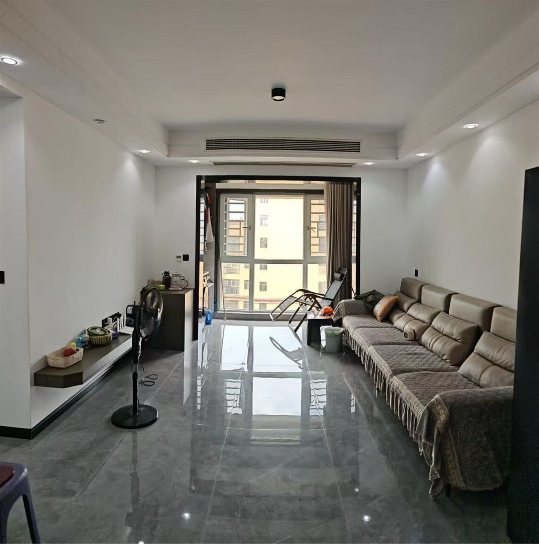 高铁片区·三房两厅·100平方·至高无上楼层·报价41万拎包入住