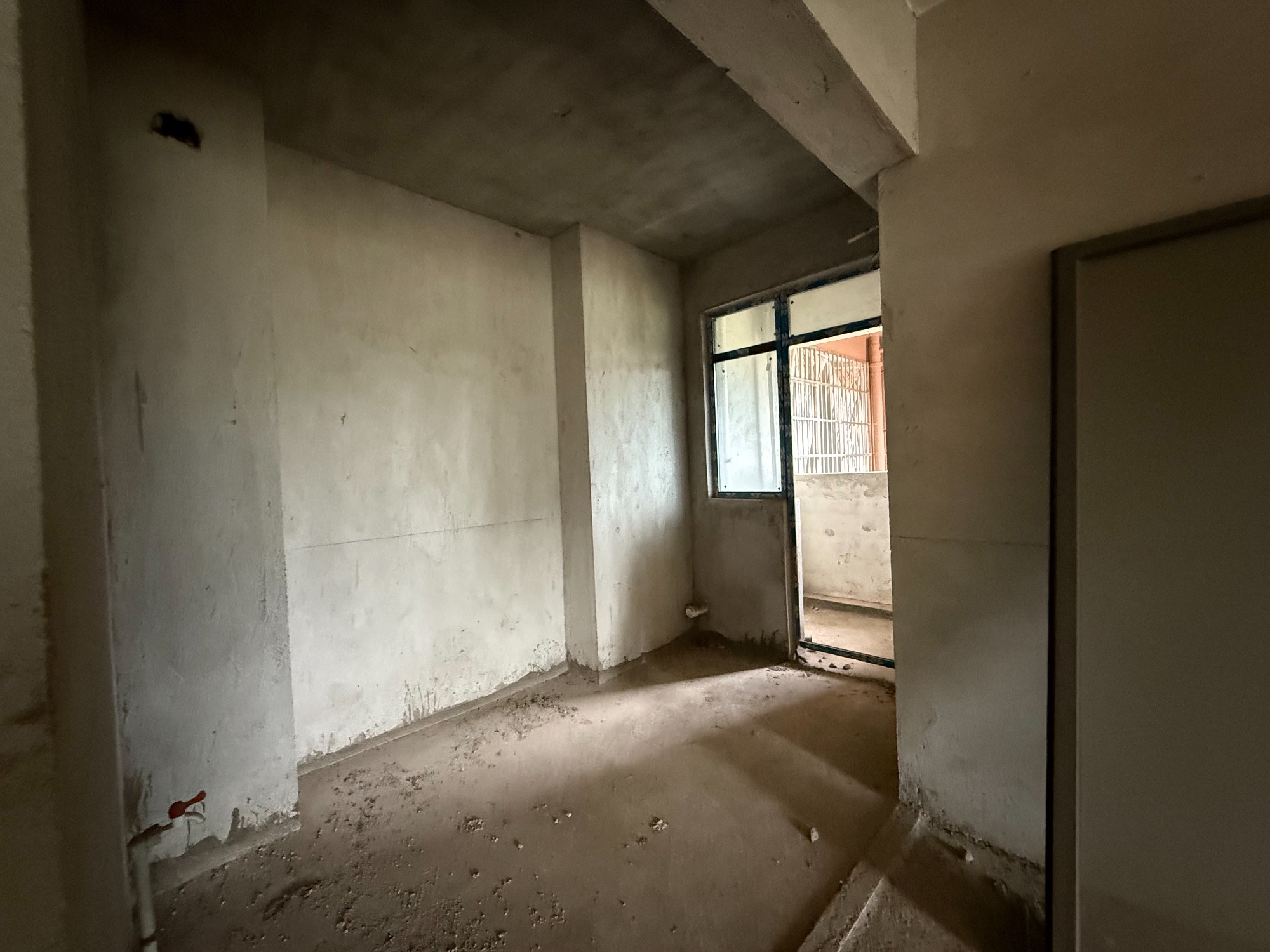 赤壁印象·三号公馆·124平全新毛坯40万·新证