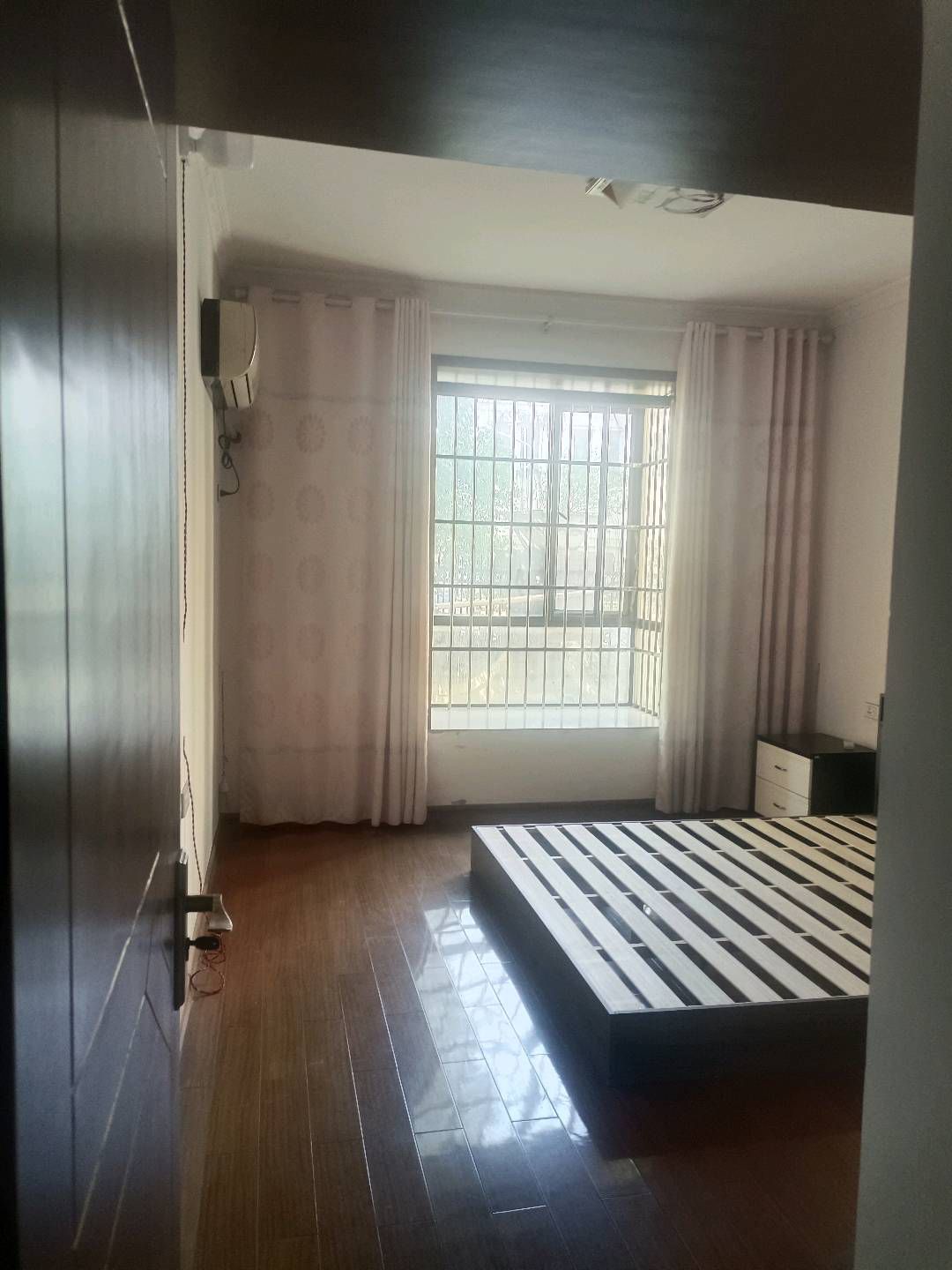 郡都小区·两室两厅·拎包入住出租1000/月