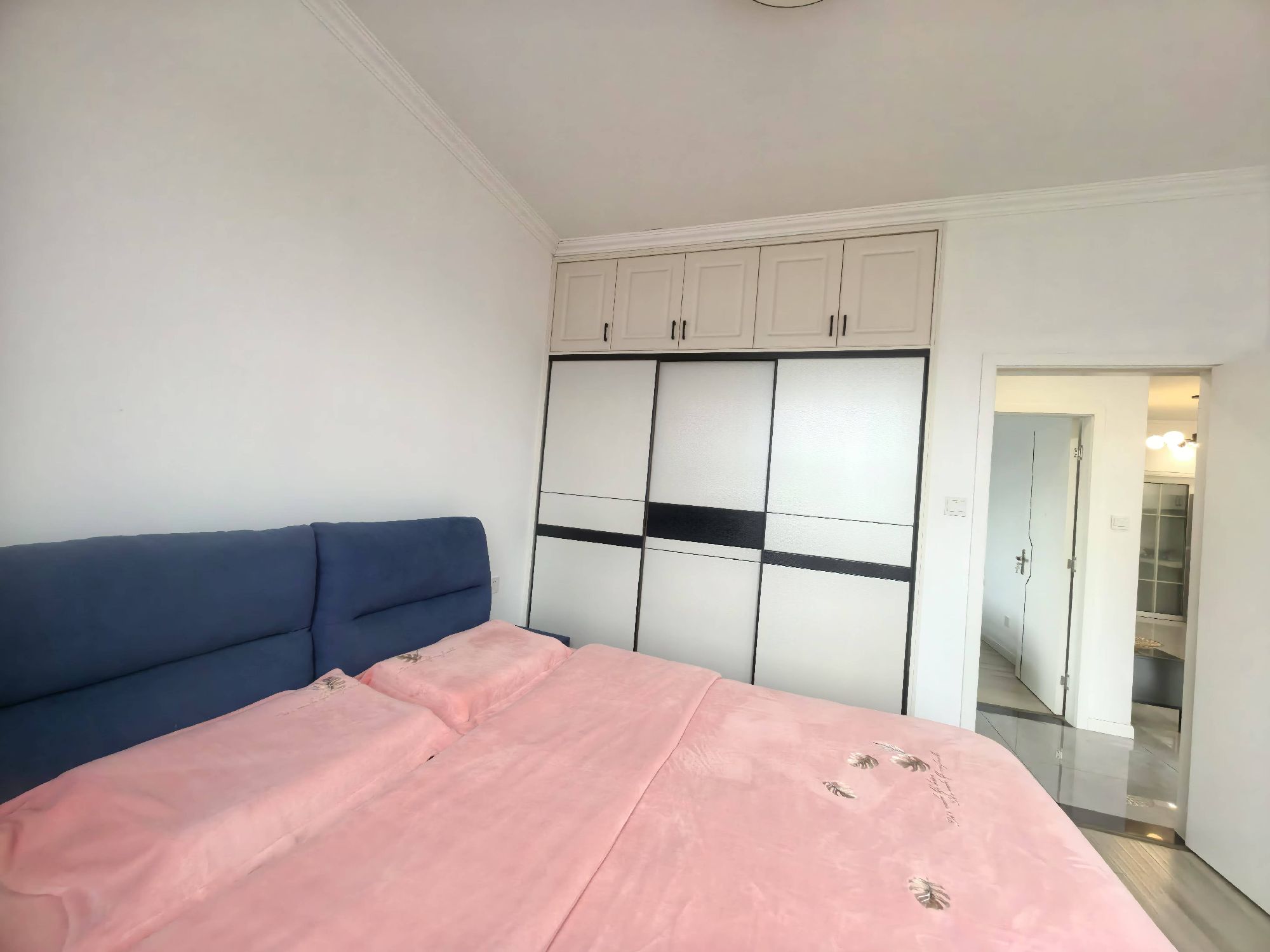 公园澜岸小镇·精装修·三室两厅·诚意出租1800/月