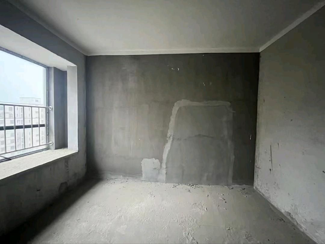 同城上都106平·书包房3室2厅2卫·毛坯房46.8万