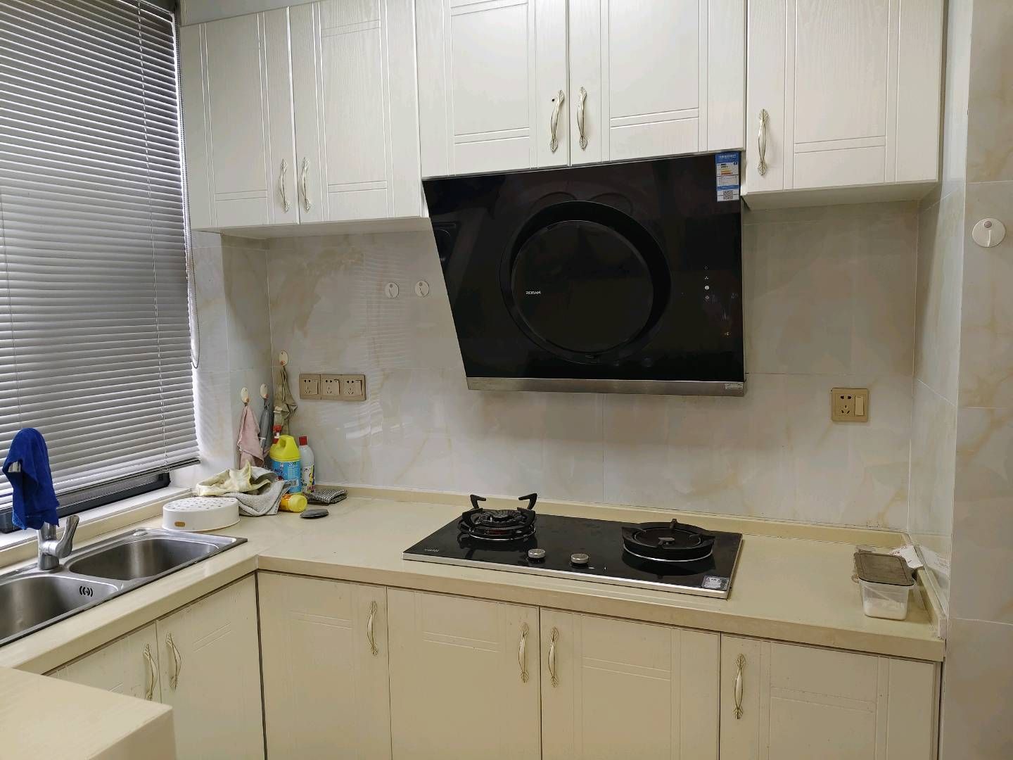 雍景新城·精装修·三居室·好地段·适宜居家出租1800/月