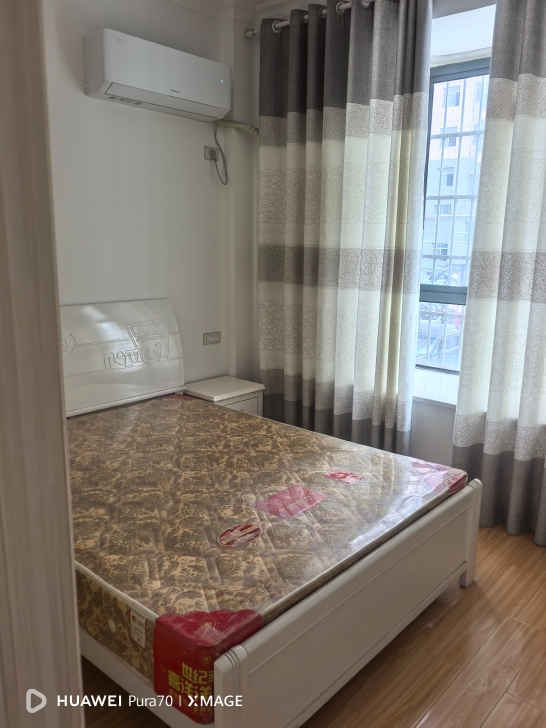 鹏城美丽家园·精装修三室两厅·现在诚意出租1300/月