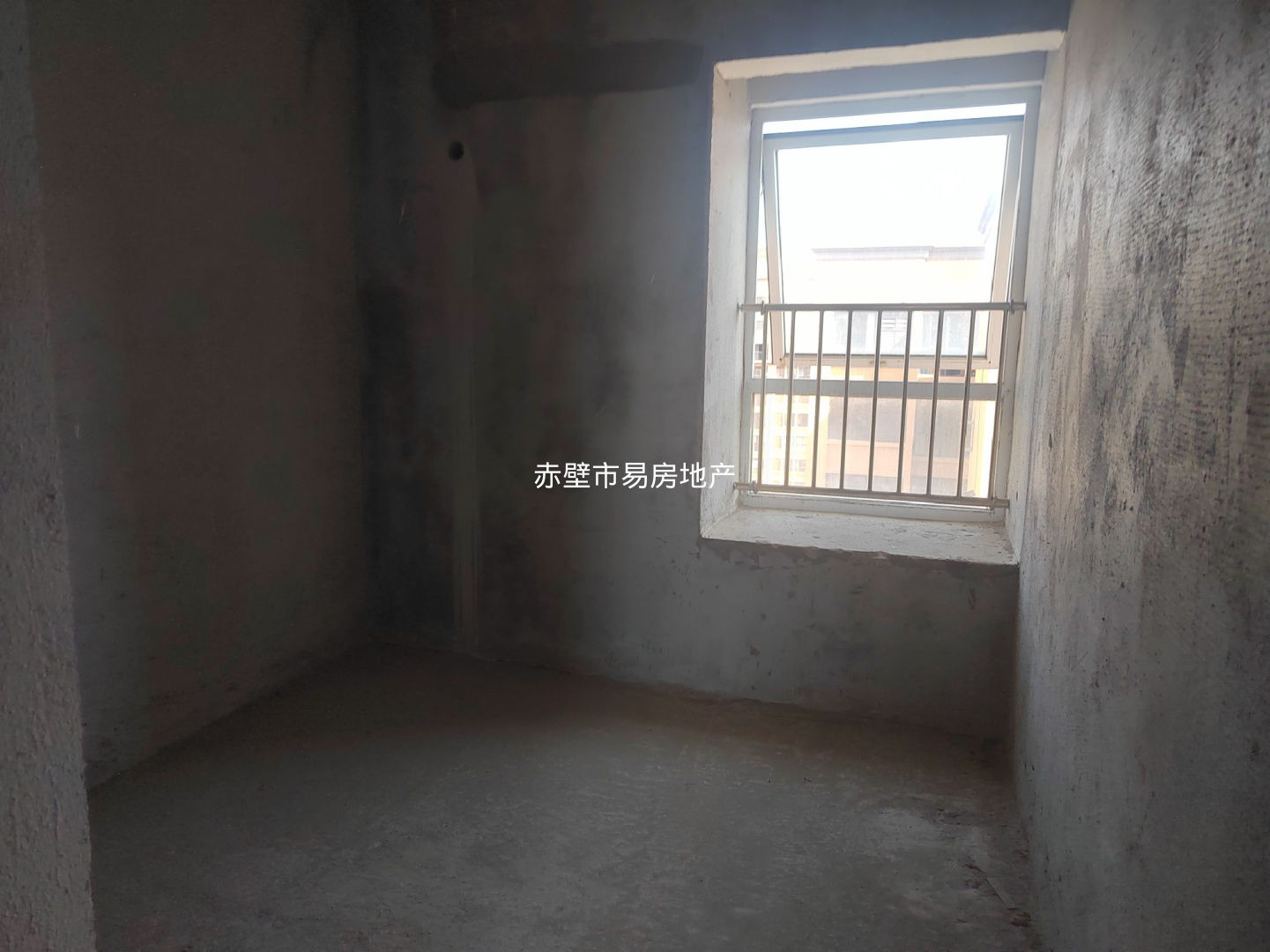 新岭地·112平·很好的楼层·3室2厅·买了就可以装修住新房38万