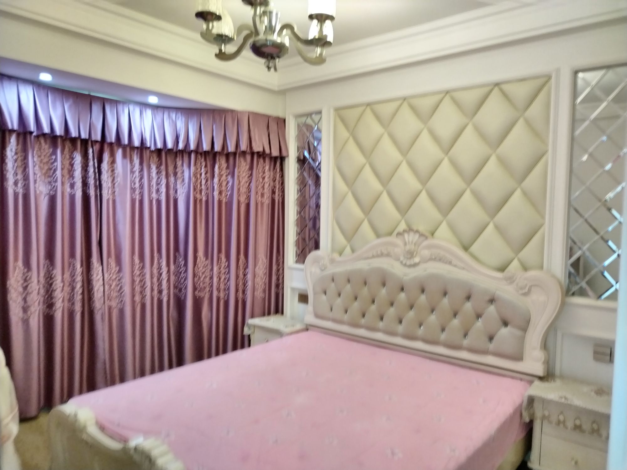 塞纳河畔·精装修三居室·诚意出租1500/月