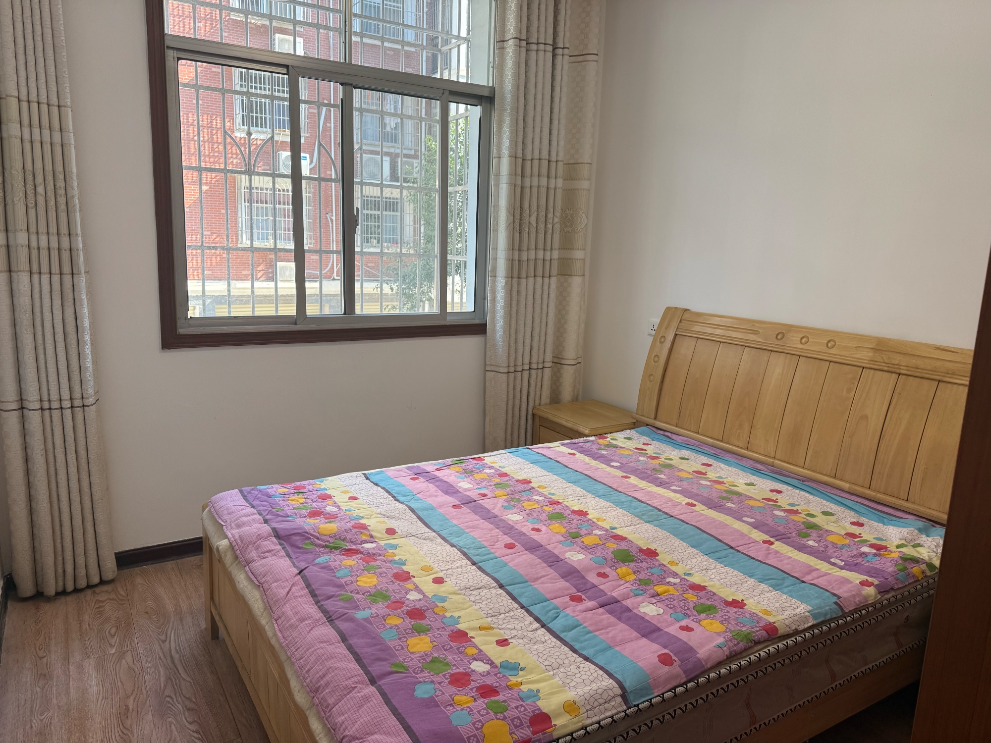 景秀花园北·好房出租·精装修三室两厅·租1500/月