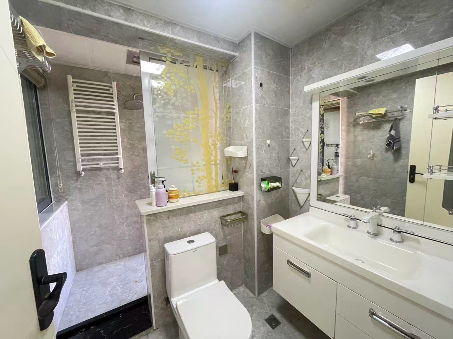 北站铜锣湾，3室2厅，全新精装修。拎包入住，价格美丽39.8万