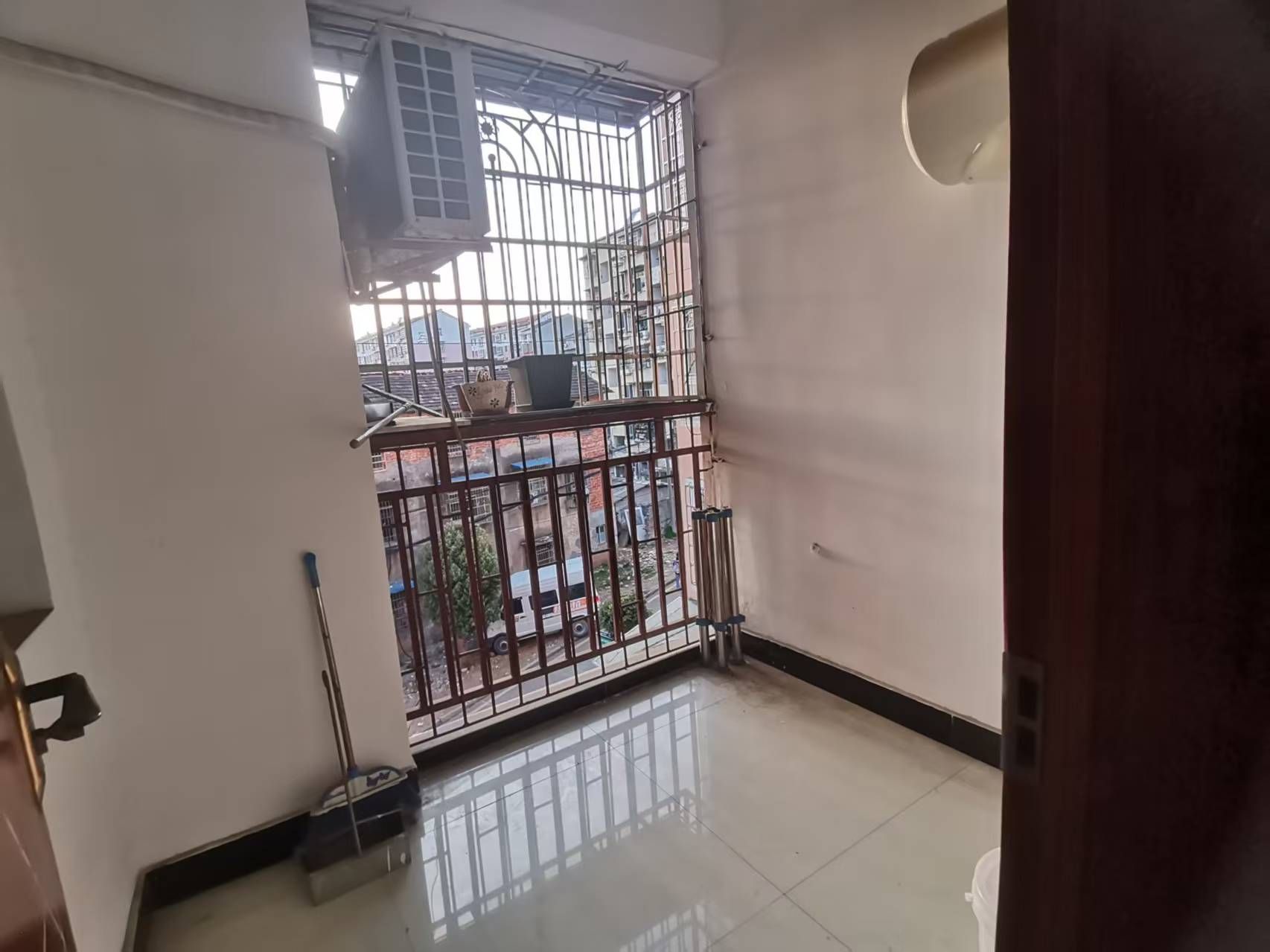 周画路附近住房出租·3室2厅·拎包入住800月