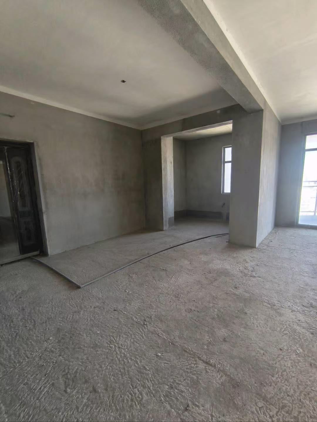 赤壁外滩·138平河景房·三室两室两卫·有证满二62万