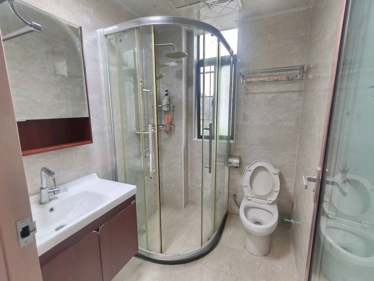 鹏程新都汇·126平方·四室两厅两卫·全新装修·拎包入住报价66万