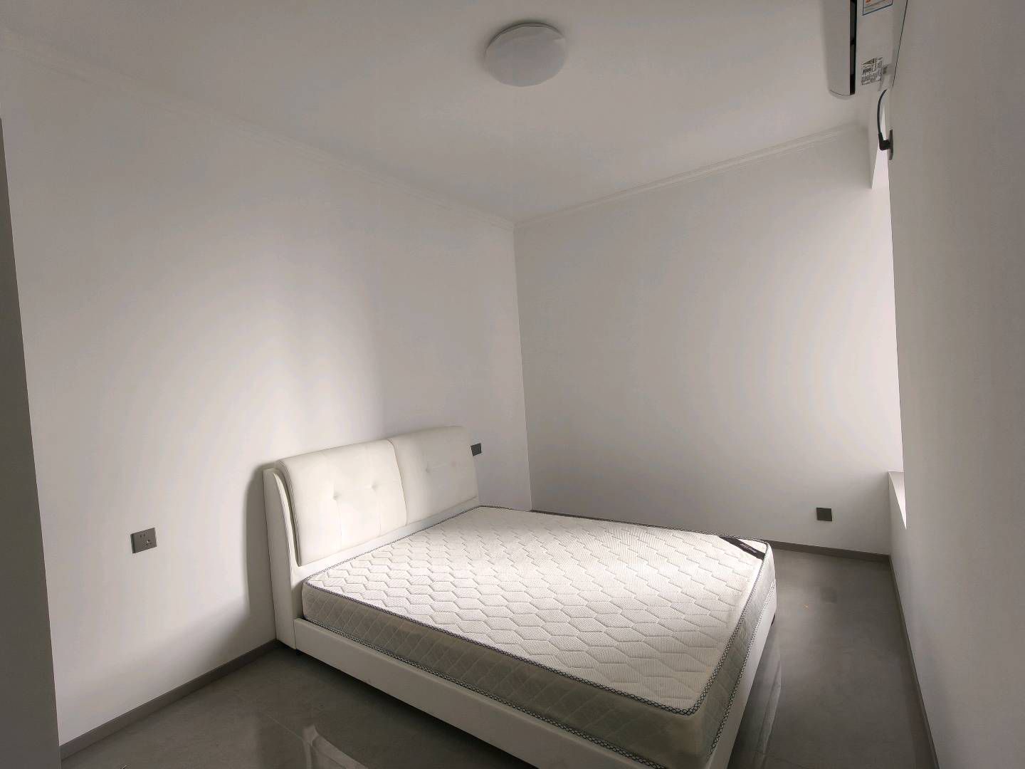 塞纳河畔精装修两室两厅出租1500/月