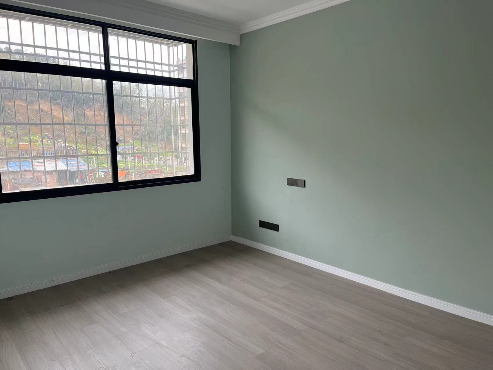 赤壁润园3室2厅精装好房南北通透拎包入住。价格39.8