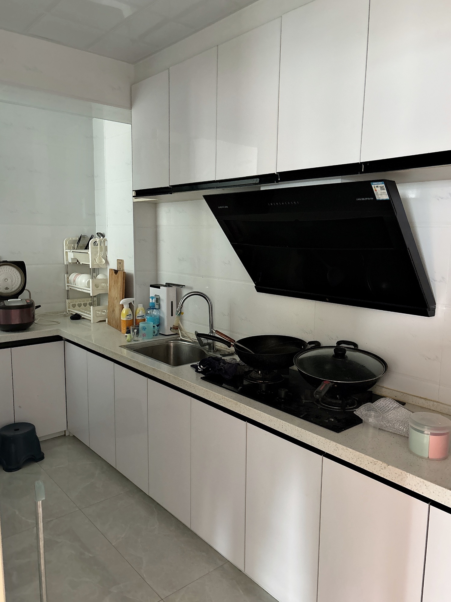 赤壁印象·两室两厅·户型好·室内干净整洁/1400月