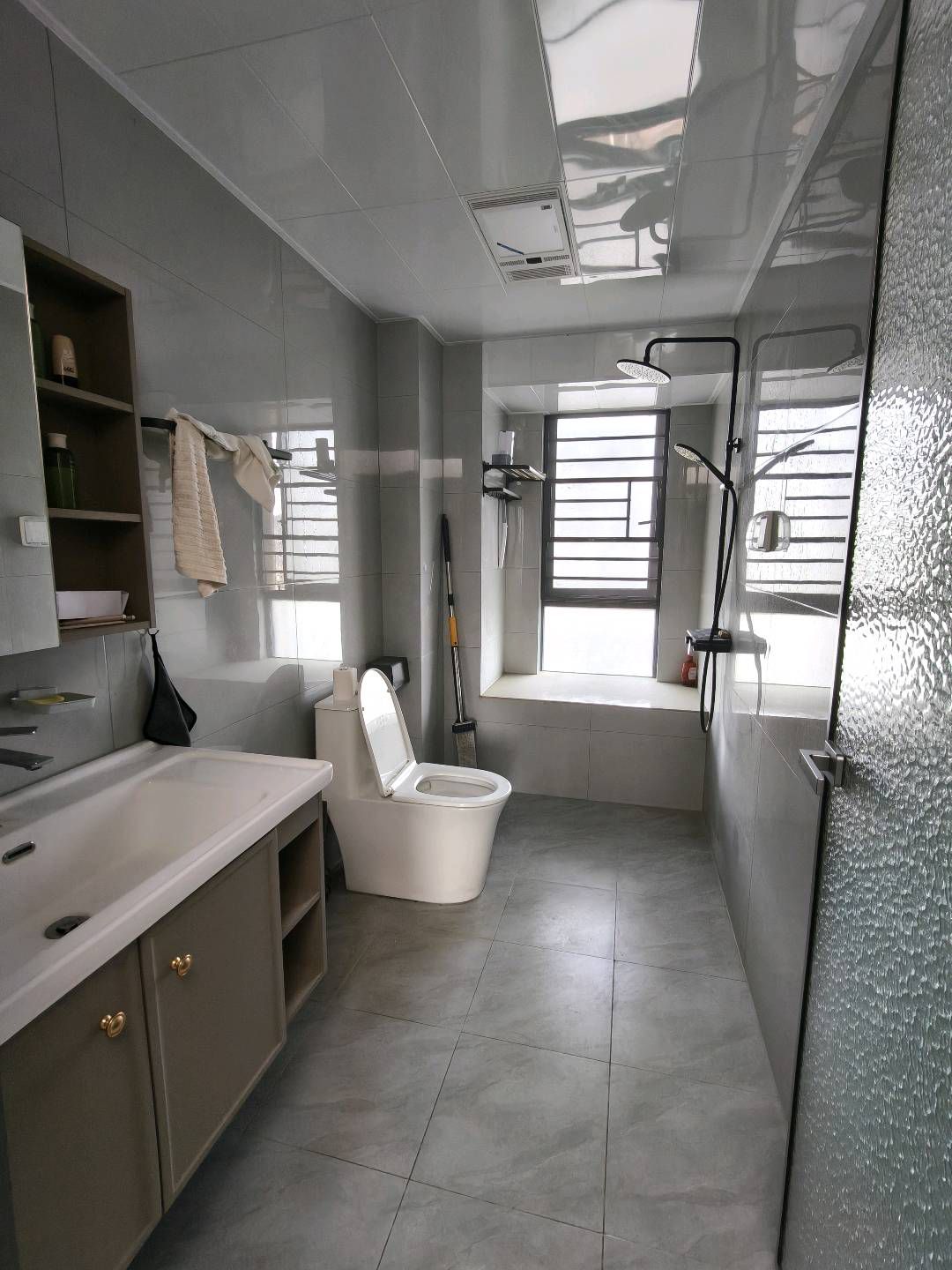 高铁站片区·珊瑚海小区·118平方·拎包入住·56万包过户