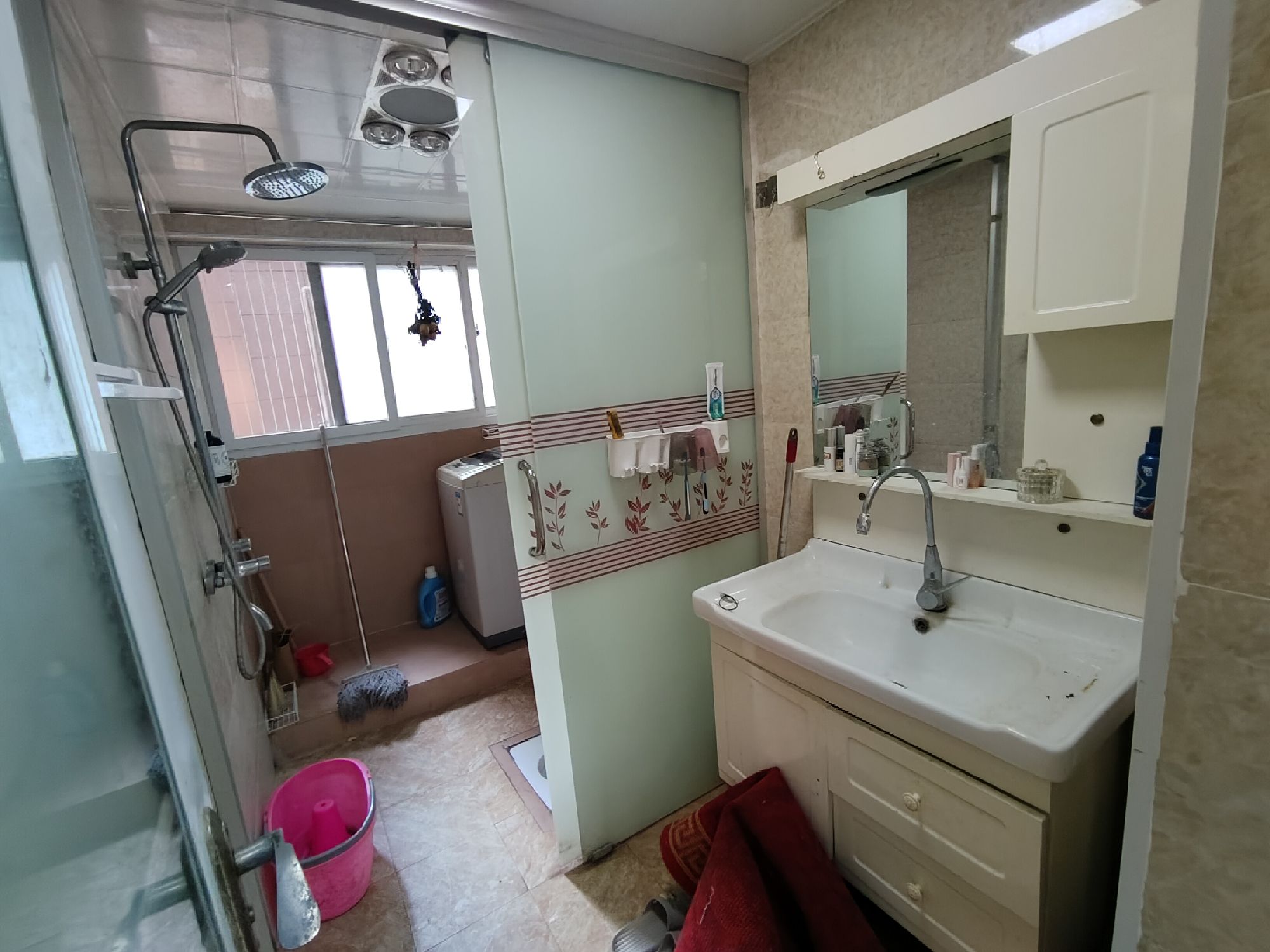 丰业盛世一楼可住家可办公3室2厅租1500/月