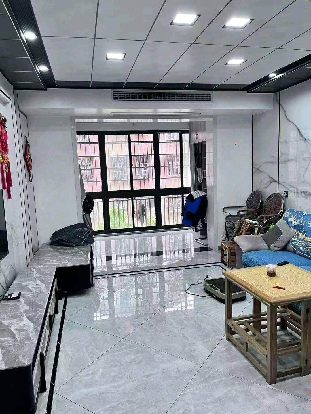 长城花园·崭新装修·地段好·有证卖45万