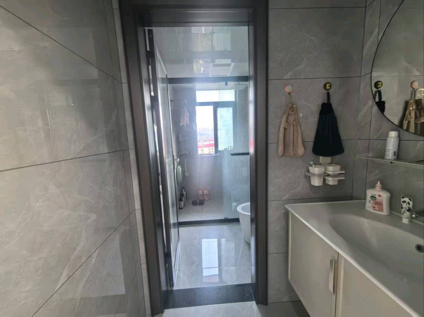 长城花园·崭新装修·两居室·地段好·证件在手45万