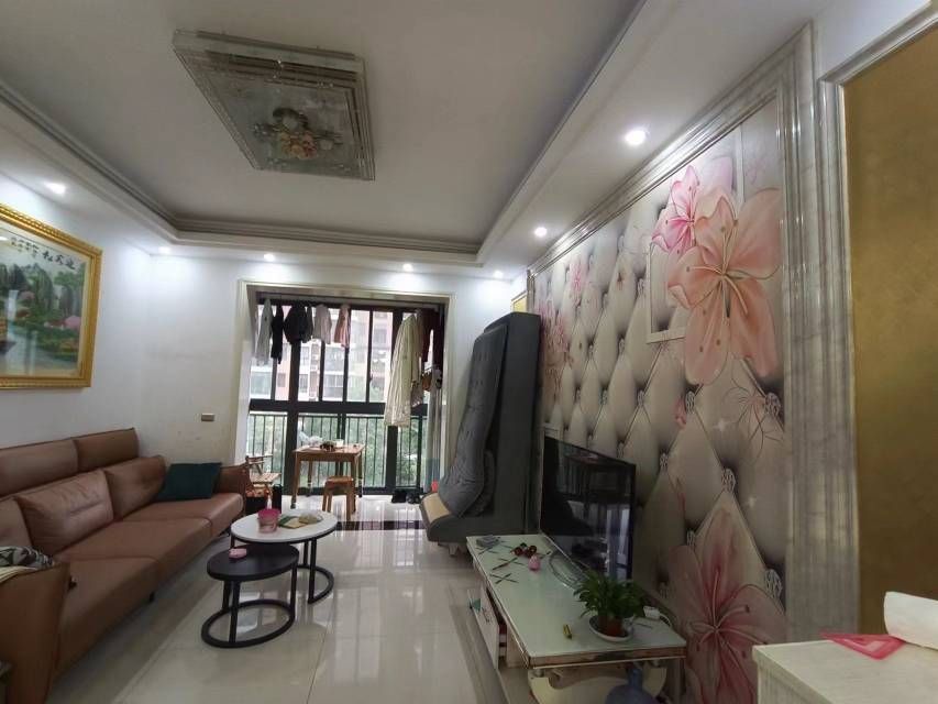 眾城國際·二期三室兩廳·裝修好了·可拎包入住直降48萬