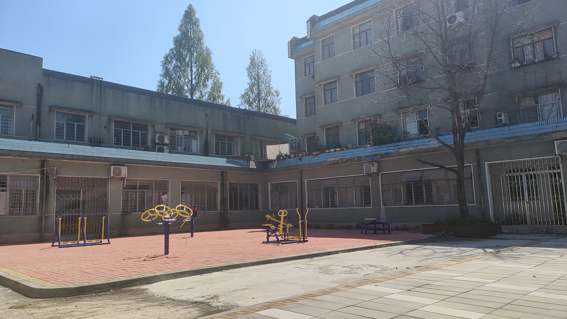 车埠高中附近电梯房，两室，15.5万，中间好楼层，证件齐全，看房方便，看房电话18307150819