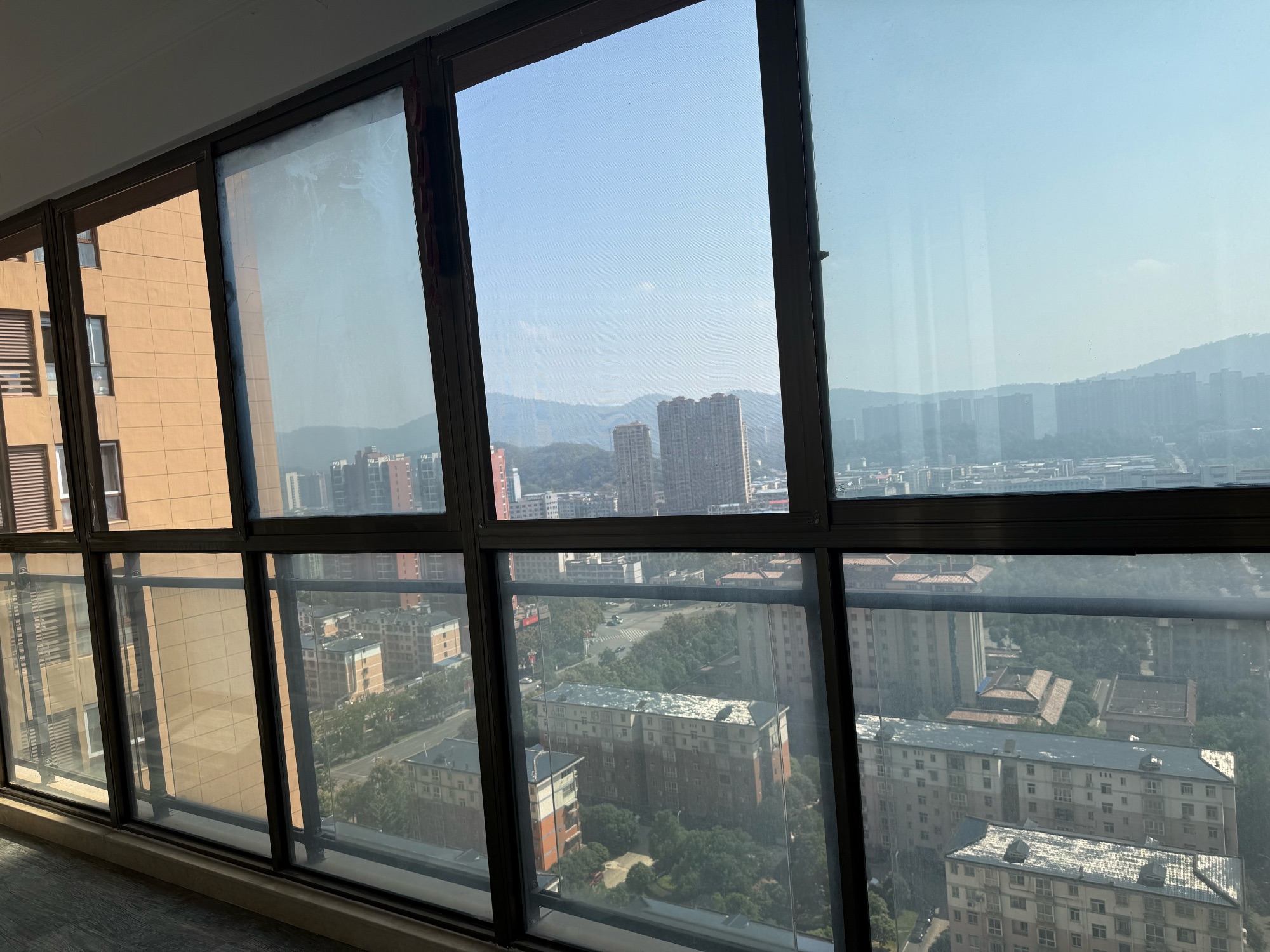 丰业盛世·四室两厅·精装修·好地段·出租2200/月