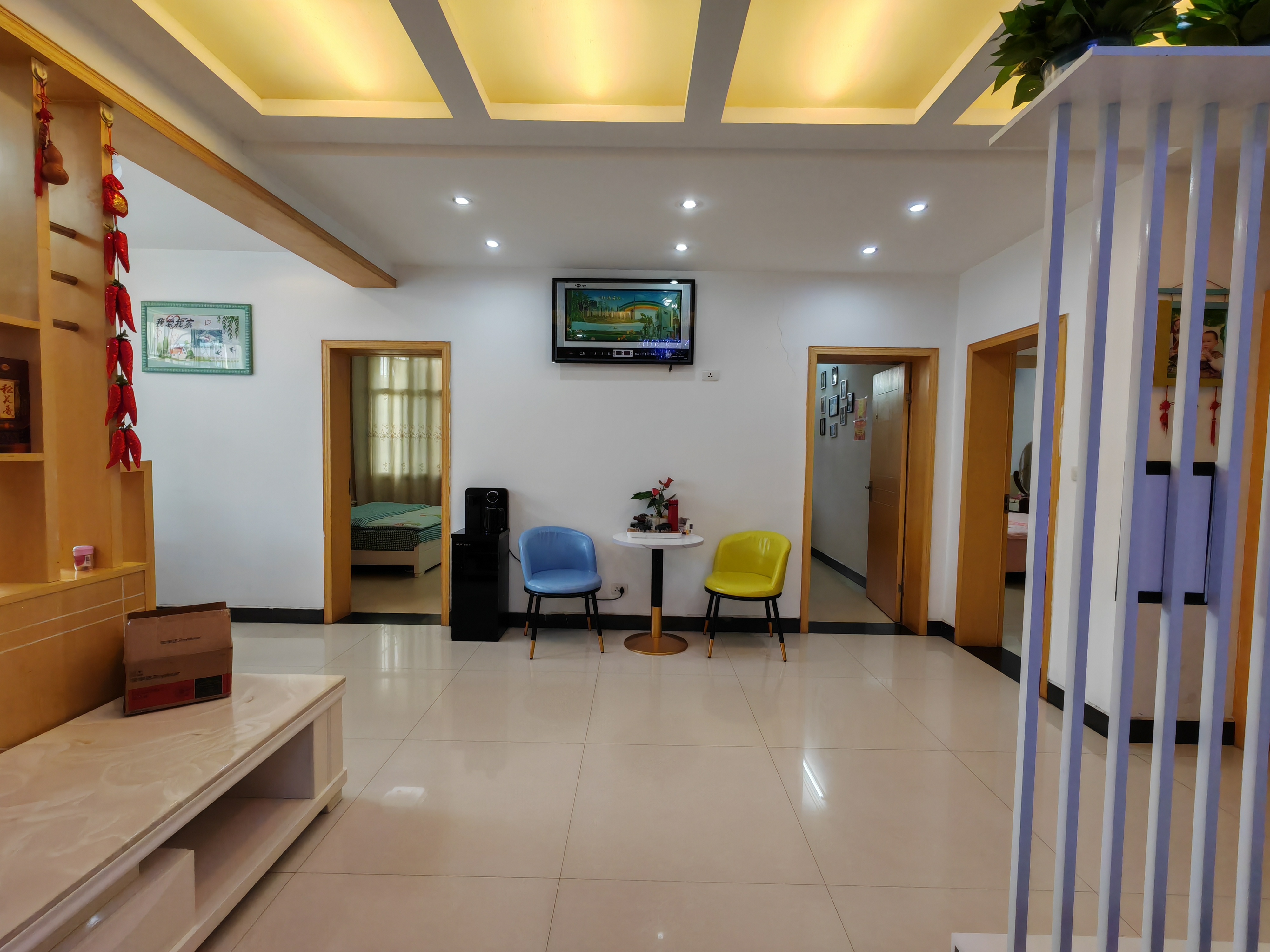 妇幼医院旁圆梦小区，2楼，129平，三房，带三轮车车库，25.8万，看房电话18307150819