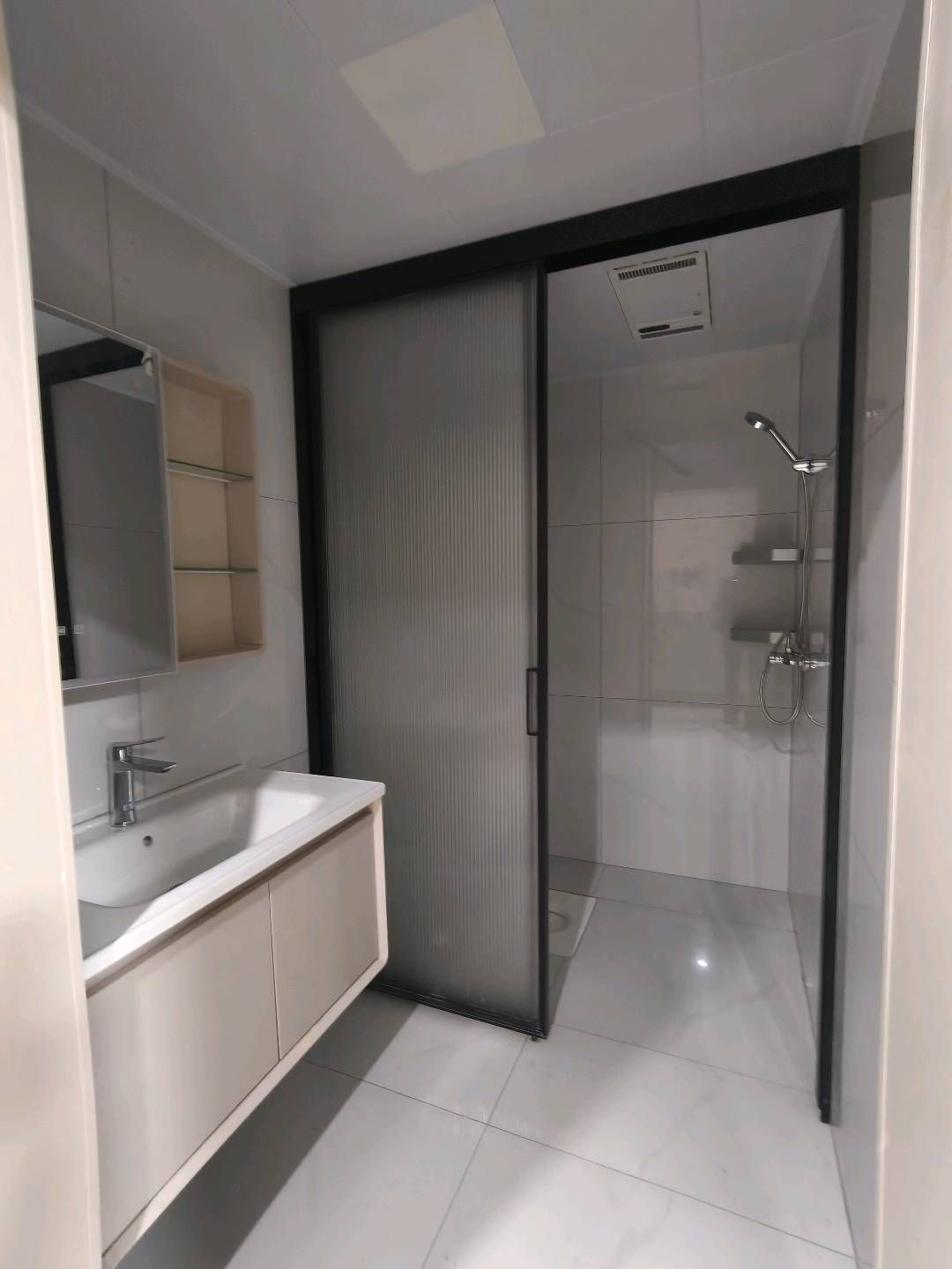 和谐家园·新街口精装修公寓·诚意出租1200/月